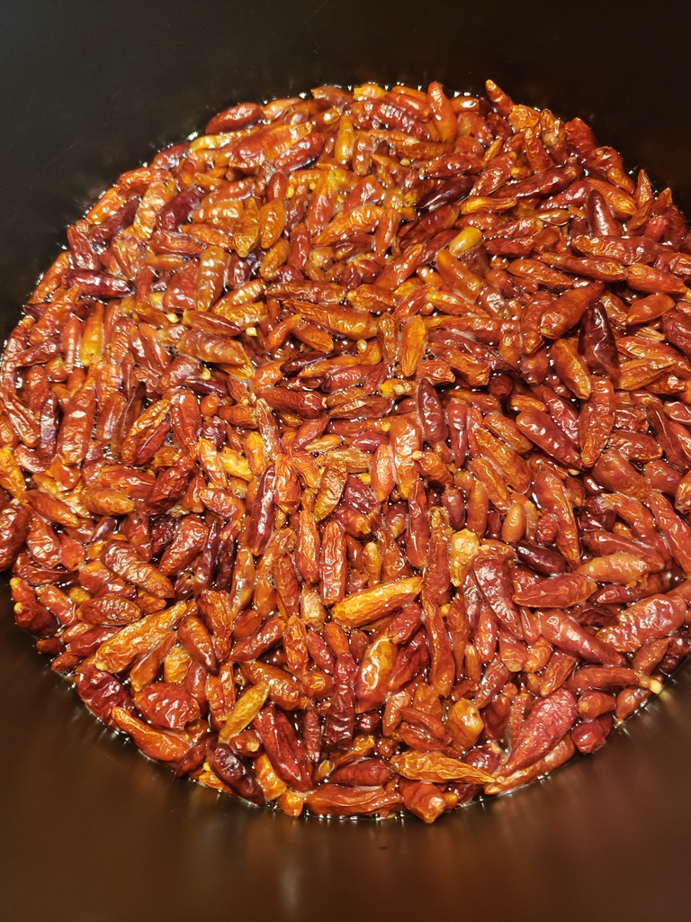 CrumbleyKitchen's tweet photo. Our Cherries Gone Wild is the perfect blend of heat &amp; sweet! We combine #piripiri peppers, sweet cherries, and strong spices to elevate any dish you put it on

It's great on carbs like mac &amp; cheese, potatoes, or even mixed veggies. It also pairs well with ribs, chops, and steaks. https://t.co/oW0ks5ujIE