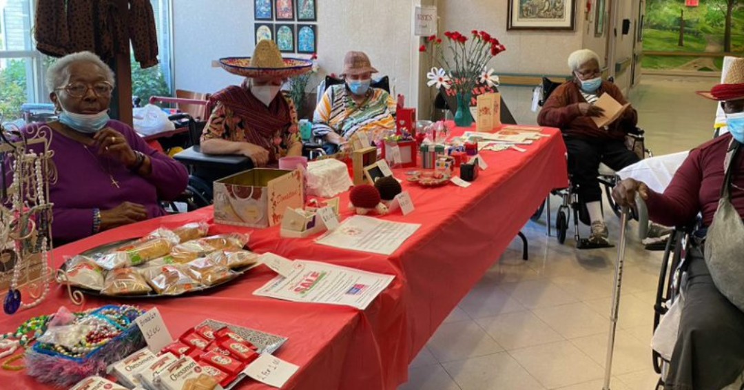 newjewishhome's tweet photo. In Manhattan, the inspiring residents of the Hand-In-Hand volunteer committee hosted a Mother's Day sale! Proceeds will be donated to the American Cancer Society.
#MothersDay #AmericanCancerSociety #TNJH #AgeLikeANewYorker https://t.co/uxIgpqxJ4A