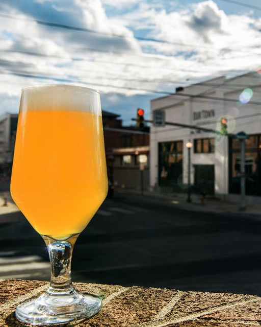 a_week_away's tweet photo. Join us for Pint Night this Thursday! 🍻

Stop by Our Town Brewery from 4pm–9pm on Thursday and enjoy delicious brews while supporting AWA! $1 from every pint served will go towards our mission of providing Respites for families facing life-threatening illnesses. https://t.co/lvTOX1yRDg