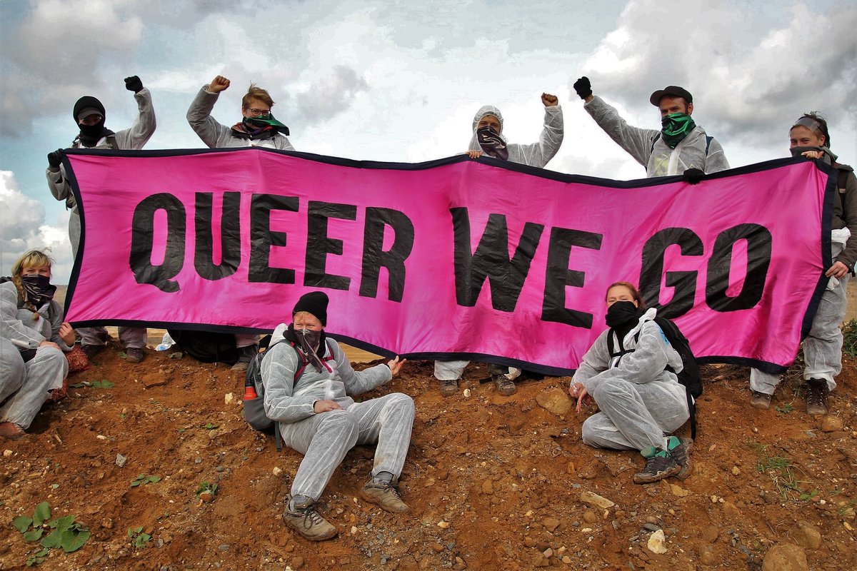 Ende__Gelaende's tweet photo. Gewalt und Ausgrenzung gegen Homosexuelle, Bisexuelle, Inter*geschlechtliche und trans* Personen ist in unserer Gesellschaft Realität.
Wir wollen eine Bewegung sein in der sich queere Menschen wühlfühlen, ein Ort ohne Ausgrenzung.
#IDAHOBIT2022 #YesToQueer https://t.co/EzQ76s3clr