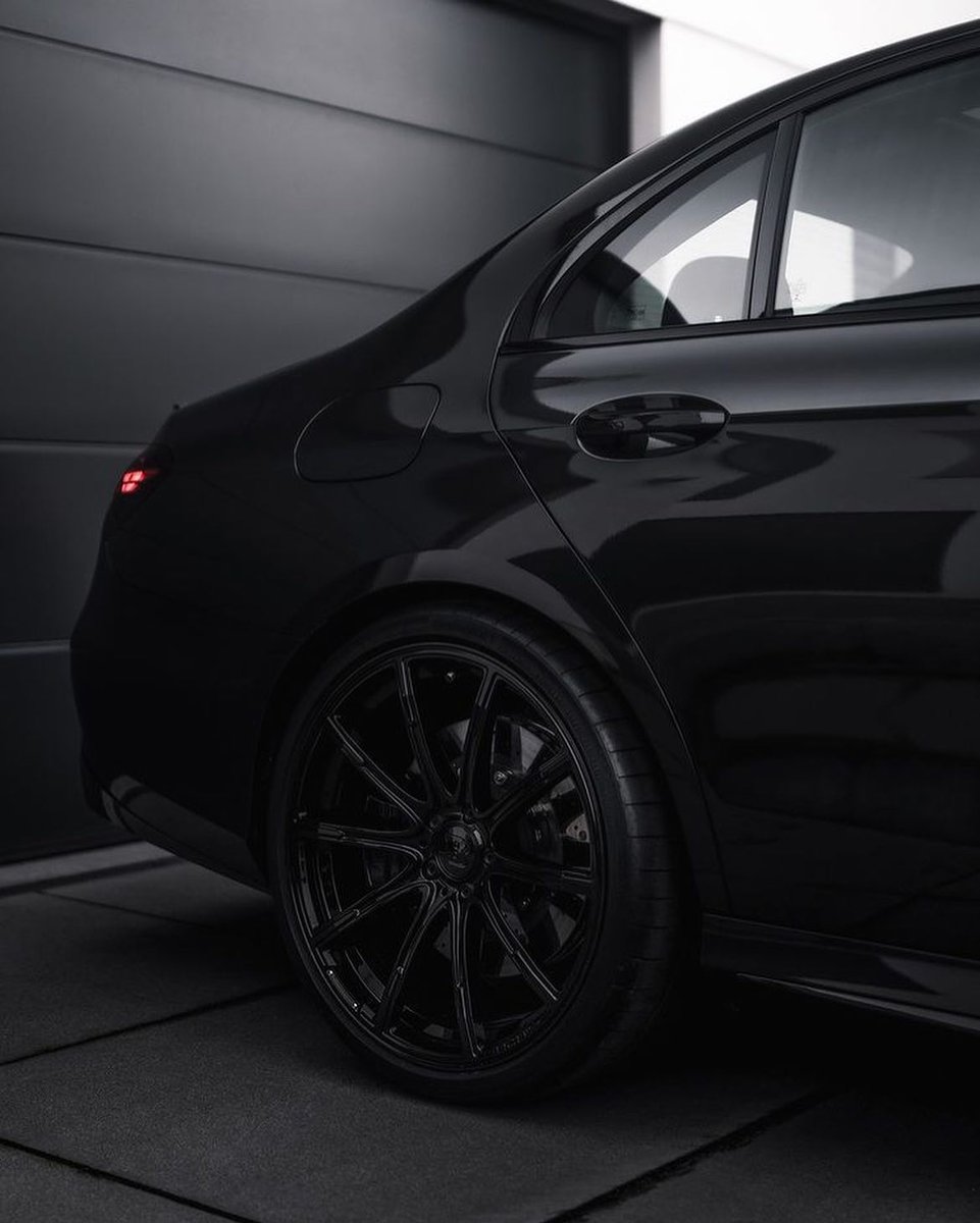 dailycaars's tweet photo. E Class #Brabus 900 Rocket https://t.co/9O0FNDTQky