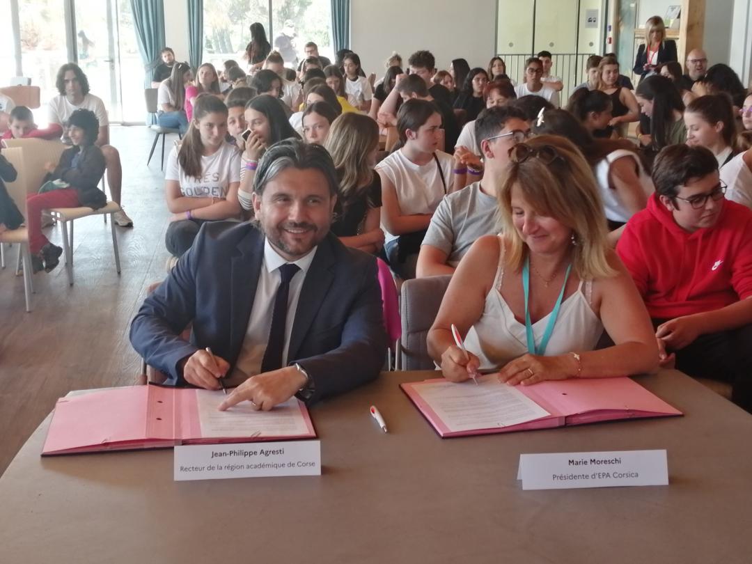 accorse's tweet photo. En avril dernier, 90 élèves de l'@accorse ont présenté leurs projets de Mini-Entreprises® devant un jury. Ils sont récompensés ce jour au Festival des Mini-Entreprises® qui a lieu à Folelli. Le Rectorat &amp; @CorsicaEpa (EPA) ont signé à cette occasion une convention de partenariat. https://t.co/0eiQriFtRw