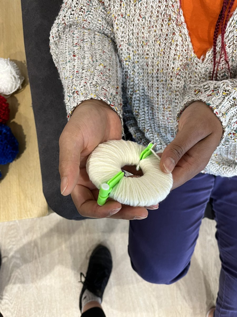IzziRMN's tweet photo. Crochet group on Andersen Ward 🧶 Our lovely ladies loved making pom poms for a bunting in preparation for the Queen’s Jubilee party in a few weeks!! 👑🇬🇧 @LoloLizzyLoo @GMMH_NHS 

#AllaboutAndersen #GMMH #AndersenWard #perinatal #MBU https://t.co/ZibFYUlbCs