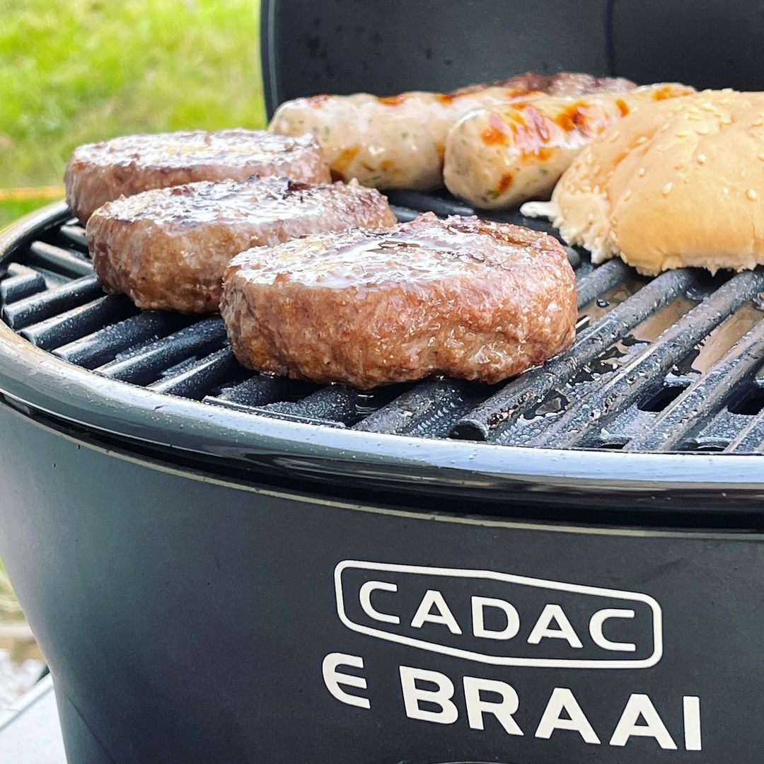 CadacUK's tweet photo. Living the E Braai Life

Have you had a chance to try out the new E Braai yet? 

Whoever knew electric barbequing could look this good!! Thank you @boysinthebailey for sharing, it looks delicious 😍 

#CadacUK #Cadac #ebraai #BBQ #electricBBQ https://t.co/x2Zxqy1u18