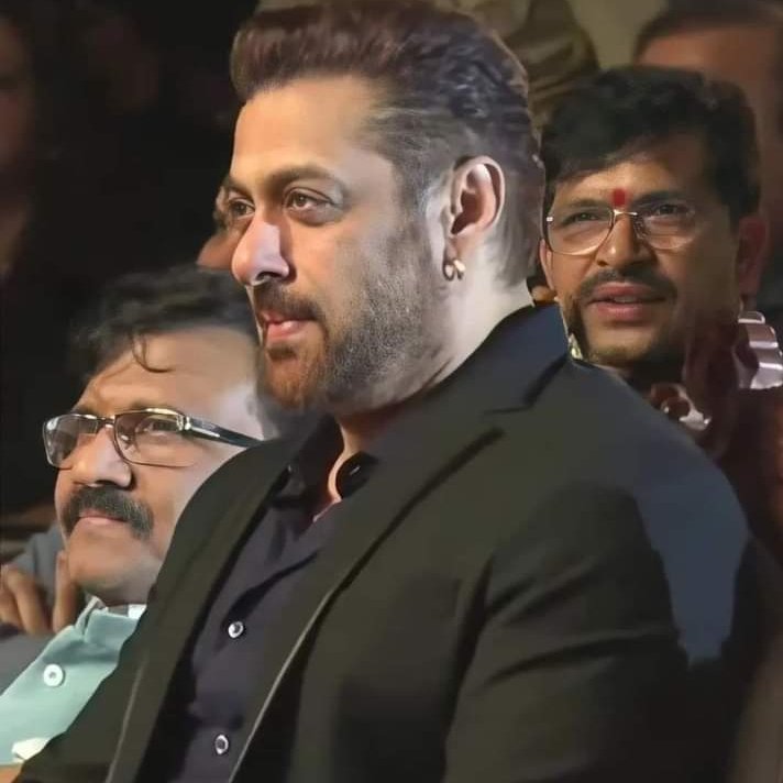 CutieKh88076264's tweet photo. My favourite hero Salman Khan sir https://t.co/LTMdlYXjlc