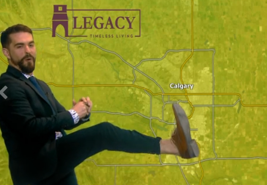 _JoelleOnAir's tweet photo. In all fairness, @ryanhardingctv is likely the most fashionable of all of us, but couldn't help but make him show off this trendy cuff-roll!
#timetostretch https://t.co/BHGQpuYdeW
