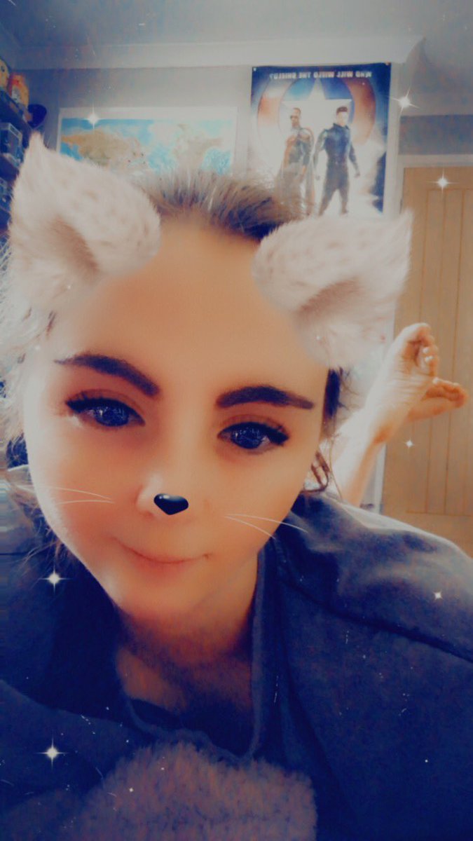 Looks whose back on Findom Twitter. Looking for new people to serve me. #findom #paypig #feet #feetpics #bully #feetworship #rt #humanatm