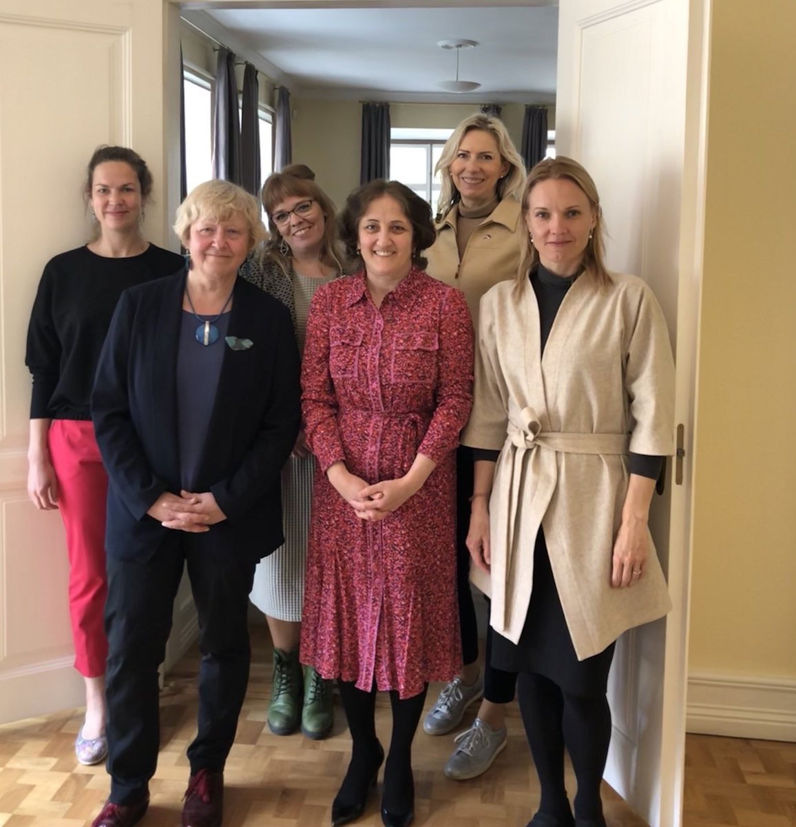 ozlem_canel's tweet photo. Today we had a wonderful lunch with @KajaTael and @kristiklaas discussing opportunities to intensify our 🇳🇱🇪🇪 cooperation on #climatechange, #energytransition, #windenergy, #hydrogen, #sustainblebuilding and many more! #weareallinthistogether 🤜🏻🤛🏻💪🏻 https://t.co/lZ6SeQuSOj