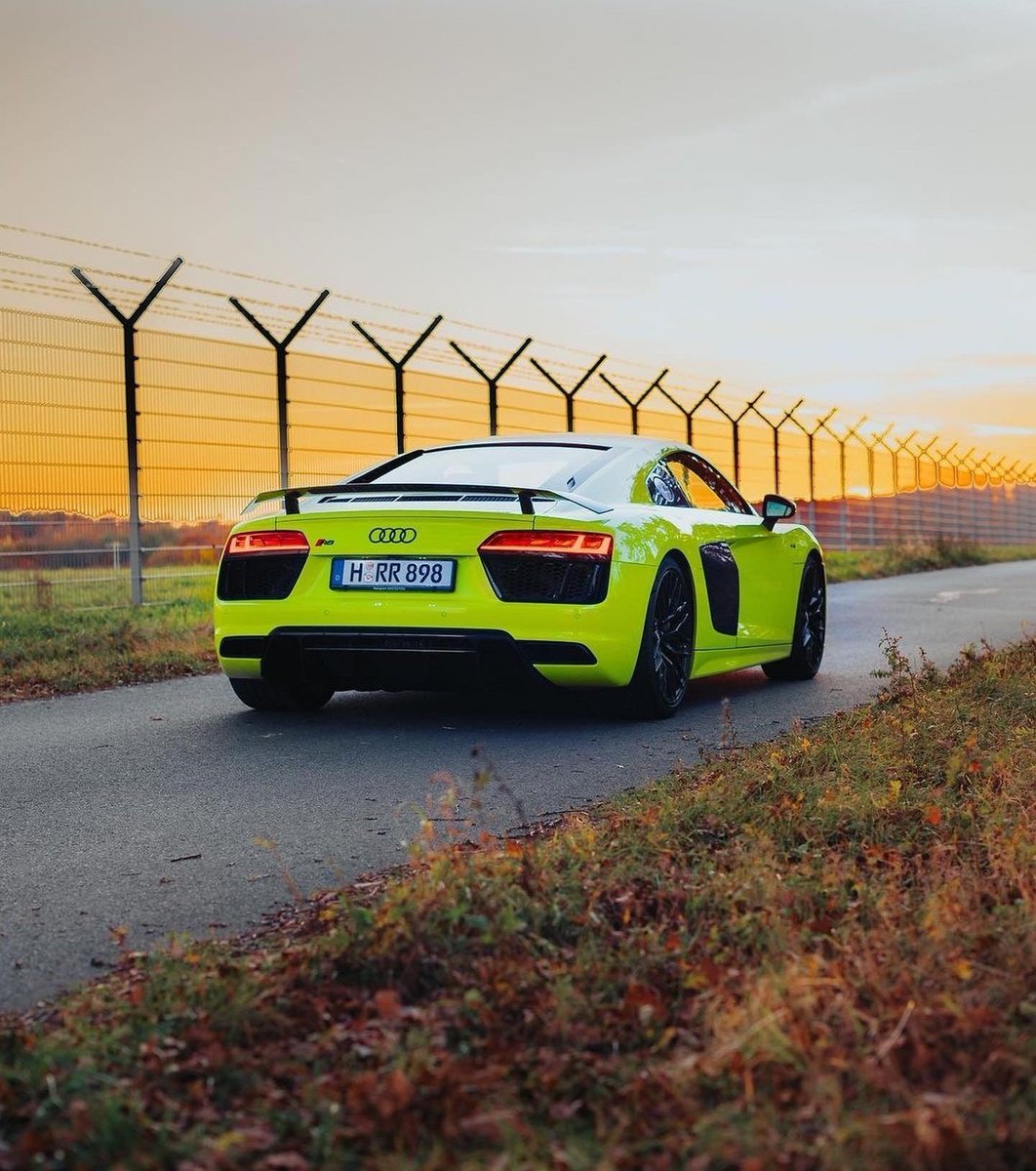 dailycaars's tweet photo. #Audi R8 https://t.co/ke8rLZQFaz