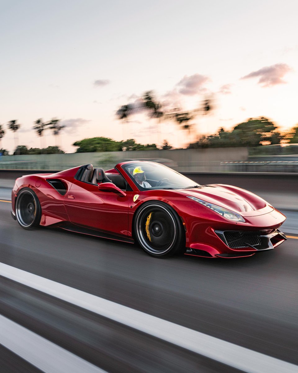 dailycaars's tweet photo. 488 #Pista Spyder https://t.co/UhWbn2ubH5