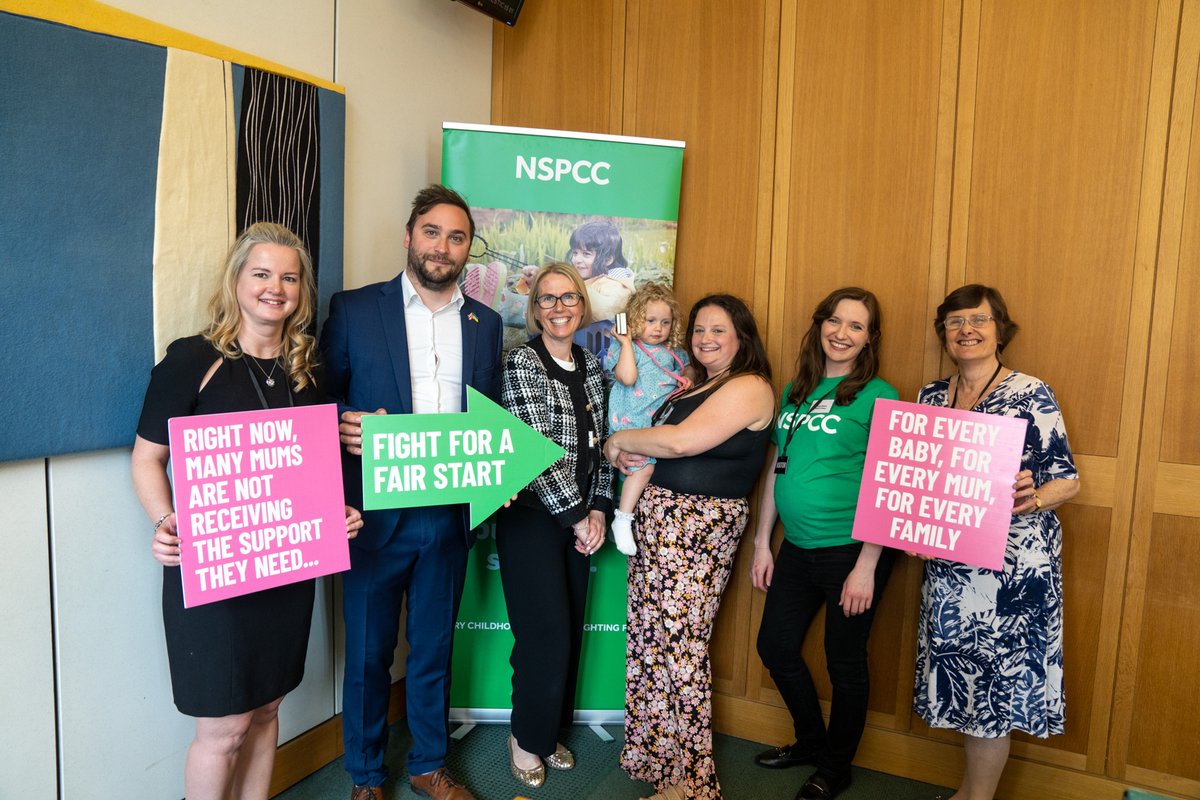 CECDBlackpool's tweet photo. It was great to help champion the @NSPCC #FightForAFairStart petition in Parliament yesterday by sharing the importance of investing in health visiting & perinatal mental health services.
#EveryBabyCounts
#HealthVisitorsMatter
@melanie_farman https://t.co/nmPxN3HATr