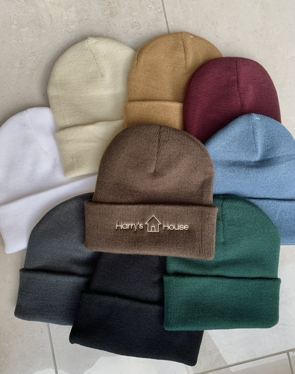 simoneskiwi's tweet photo. Hii my name is Simone, I’m 22 and I live in The Netherlands. I have a small business where I sell embroided crewnecks and beanies, keychains, stickers and my fav; pop sockets ✨ It would mean a lot of you could RT this so it reaches more people! Thank you 🤍 https://t.co/o7JQjW2GUh
