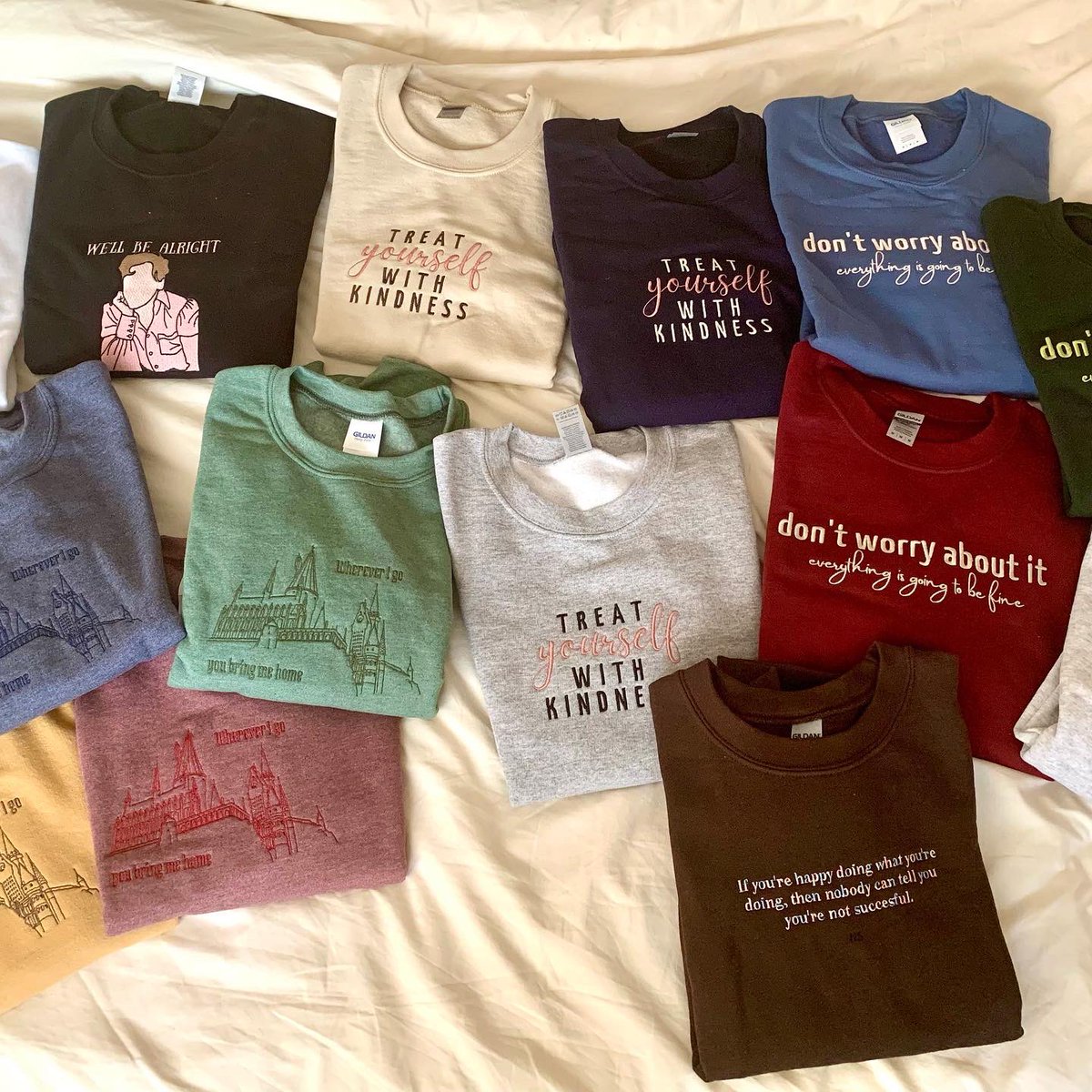 simoneskiwi's tweet photo. Hii my name is Simone, I’m 22 and I live in The Netherlands. I have a small business where I sell embroided crewnecks and beanies, keychains, stickers and my fav; pop sockets ✨ It would mean a lot of you could RT this so it reaches more people! Thank you 🤍 https://t.co/o7JQjW2GUh
