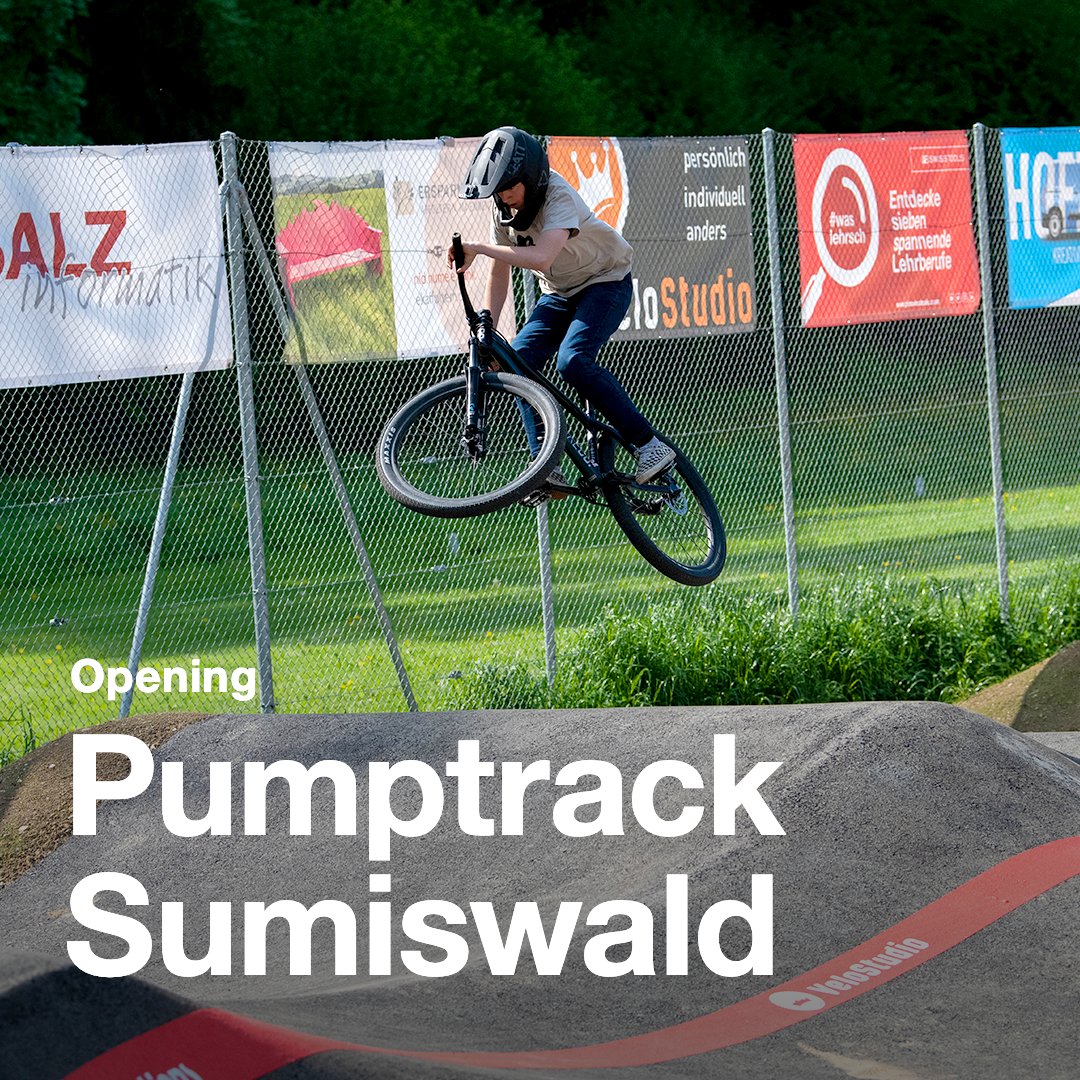 PBSwissTools's tweet photo. Last Saturday, May 14, the Pumptrack in Sumiswald was successfully opened.🌞
We took the opportunity and drew attention to our various apprenticeships with a small stand at the opening event.🛠️
#pumptrack #sumiswald #forum #opening #bike #PBSwissTools #WorkWithTheBest https://t.co/BJnvQk86Hy