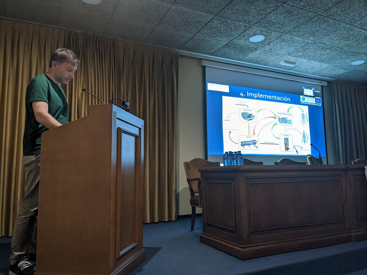 LifeAmia's tweet photo. Cierre del bloque @LIFEprogramme con el turno de Andrés Lara desde @CETENMA socios del proyecto @LIFEB2E.  ¡Animamos a visitar las web de todos los proyectos #LIFE 🇪🇺 que hemos invitado a las jornadas para conocer mejor sus avances y resultados! #sostenibilidad #edar https://t.co/FcgnVfXh9e