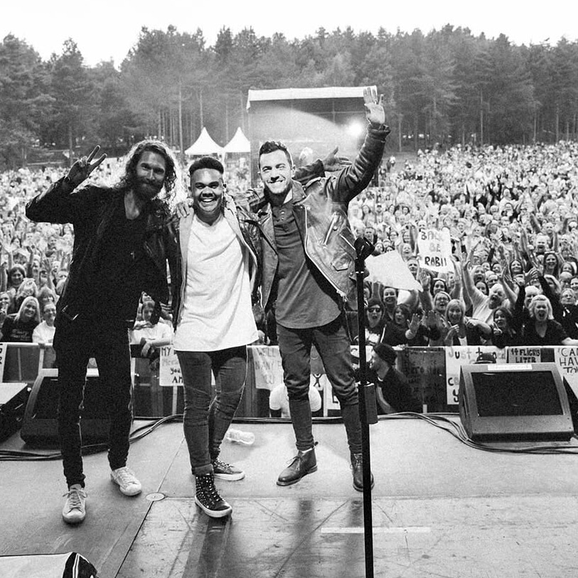 SarahBiggin's tweet photo. Hey @GaryBarlow @HowardDonald @OfficialMarkO @takethat ...
@JasonBrockMusic as support act....YES PLEASE !!!! 🙏
#newmanagement #newmusic #lovehatejb https://t.co/PNy5uXTQMf