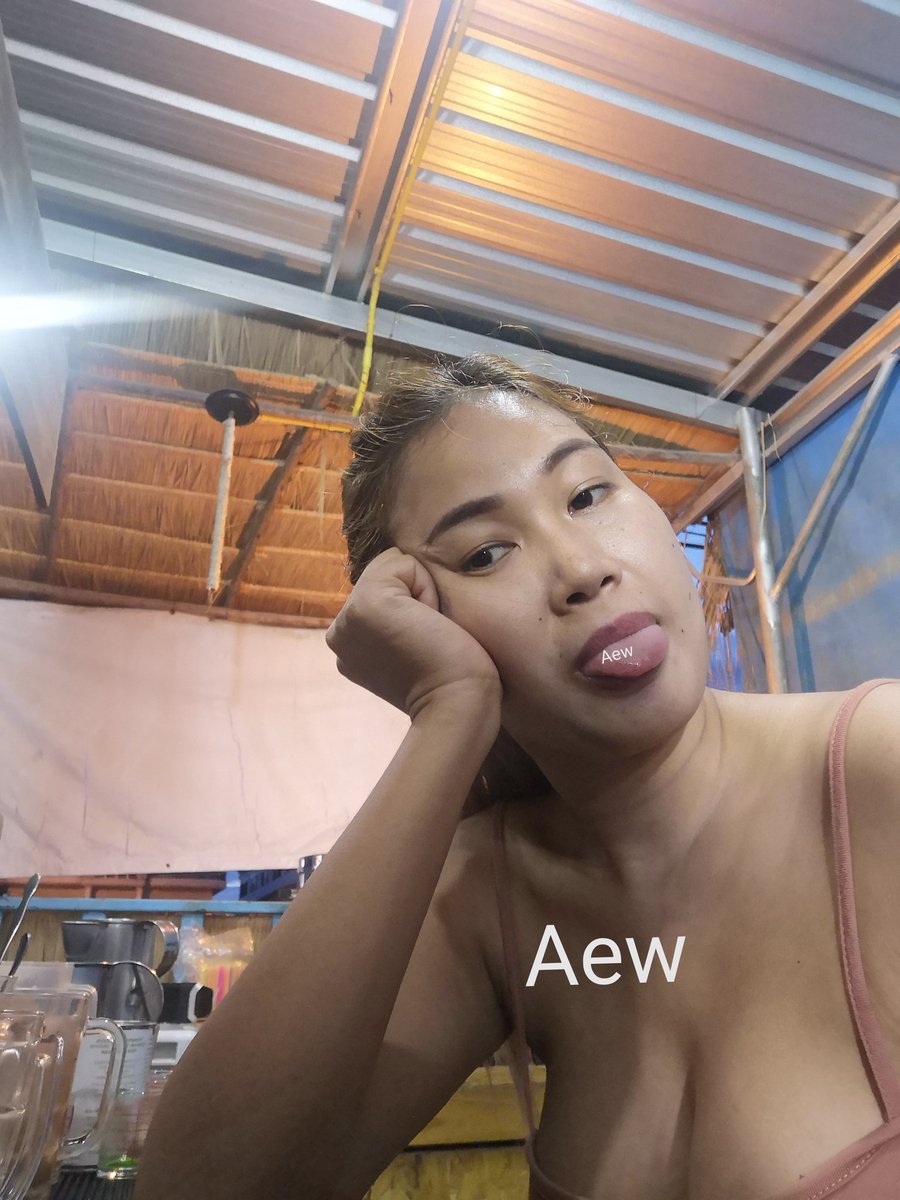 Aew72230847's tweet photo. วันหยุดก็อยากไปเที่ยว​ แต่ติดอยู่นิดเดียว​  ติดควย🤣🤣🤣🤣🤣🤣
#อิ๋วเอง​  #แม่ค้าคนโสด https://t.co/7Rtk2bUJJr