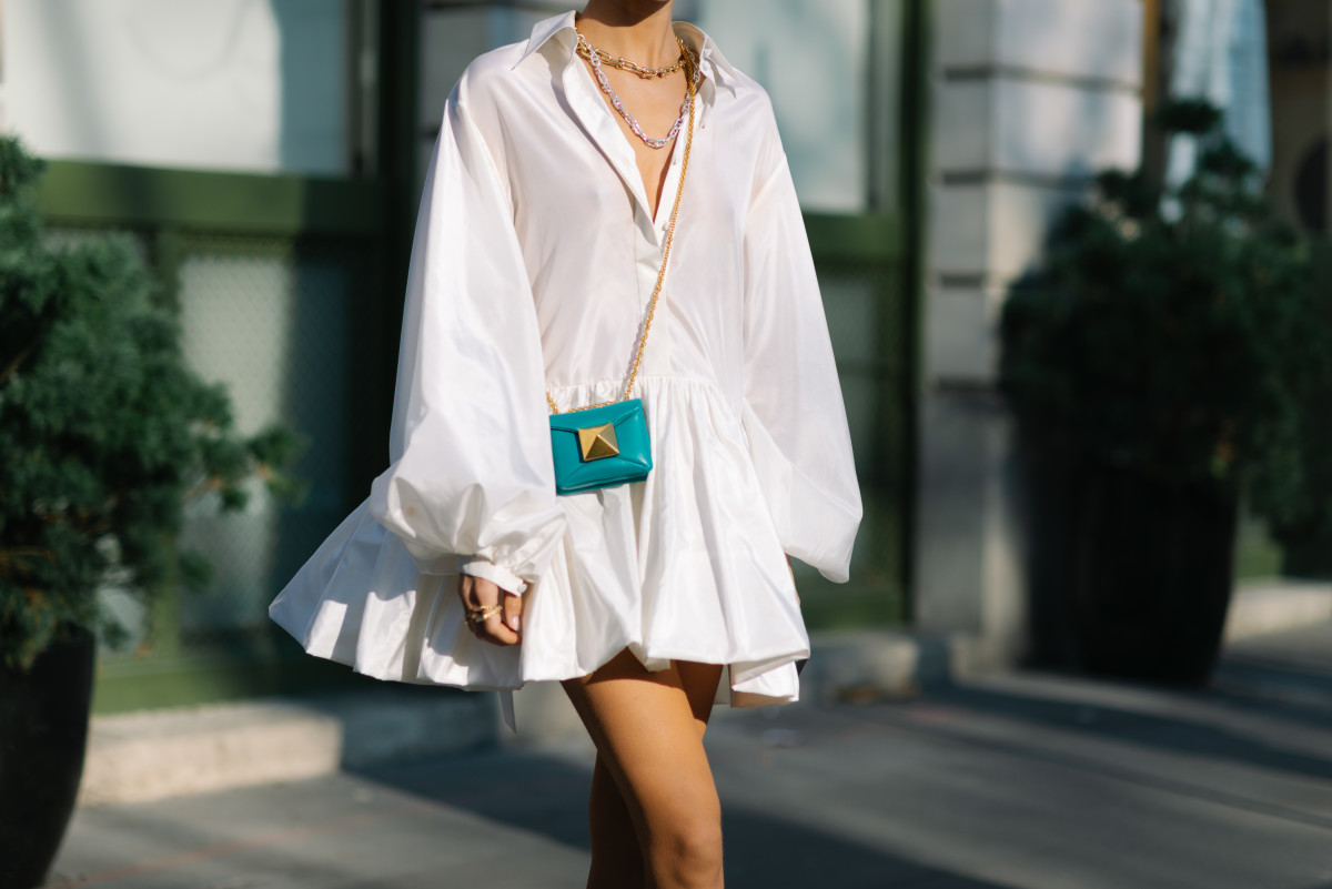 TenceClothier's tweet photo. New Read for Fashion Lovers There's a Sundress For Every Summer Mood: Sun's out, and all your favorite retailers and brands got the memo. "New arrivals" sections across the board are stocked with sundresses as far as the eye can see. There are high-slit maxis and statement sl ... https://t.co/z1gyWAytq9