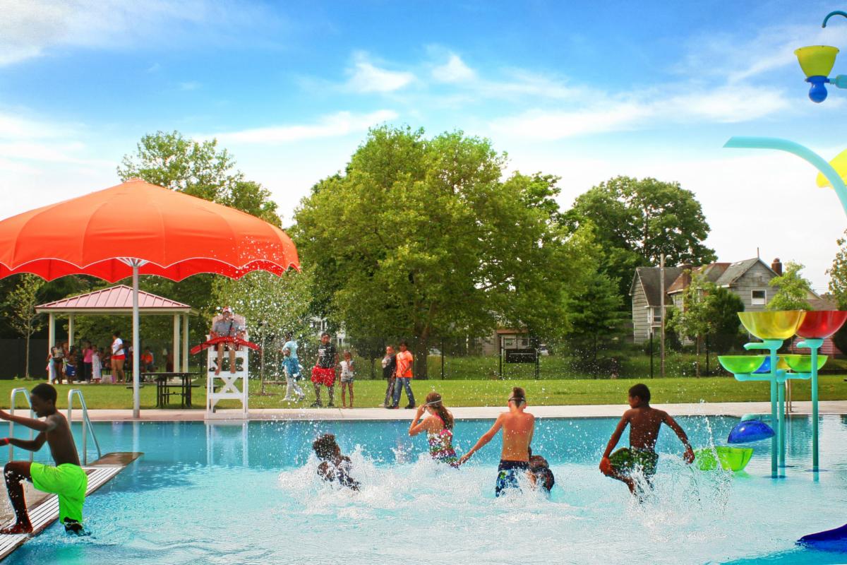 Did you know that CRPD has 8 outdoor swimming pools? Check for locations and details here columbusrecparks.com/wellness/aquat…