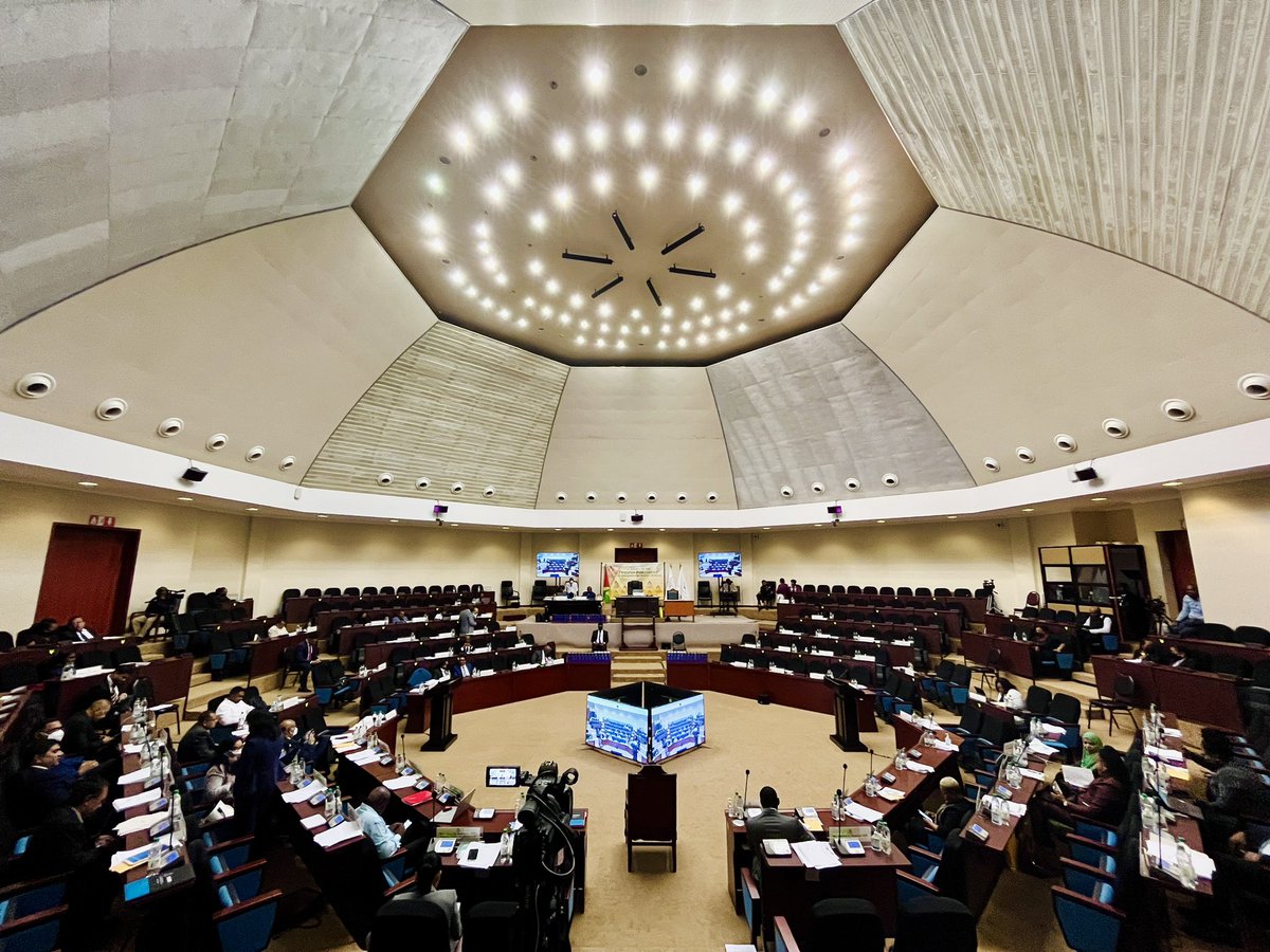ParliamentGY's tweet photo. The National Assembly is meeting today. 

🖥📲 Catch our Livestream on our various platforms. 

FACEBOOK | https://t.co/AXcvjnRfX9

YOUTUBE | https://t.co/4T1pPm1bdJ

WEBSITE | https://t.co/MmLngsymiw https://t.co/gxOPxi8JUD
