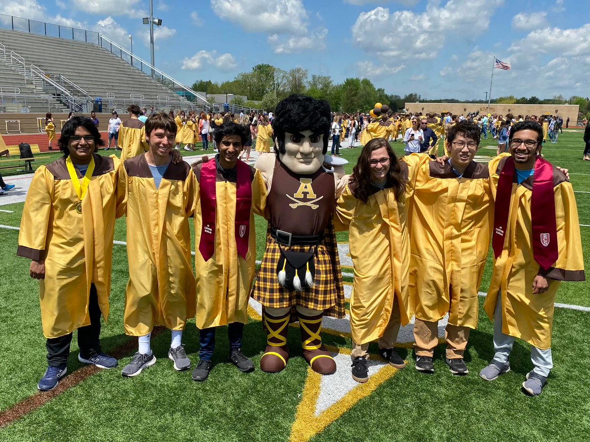 rochcommschools's tweet photo. After senior sunsets, last classes and final walks through the hallways, we share pride for our Class of 2022. We will miss these outstanding seniors and look forward to celebrating prom, commencement and other wonderful RCS traditions in the days and weeks ahead. #RCSpride https://t.co/GM4NKXLNSP