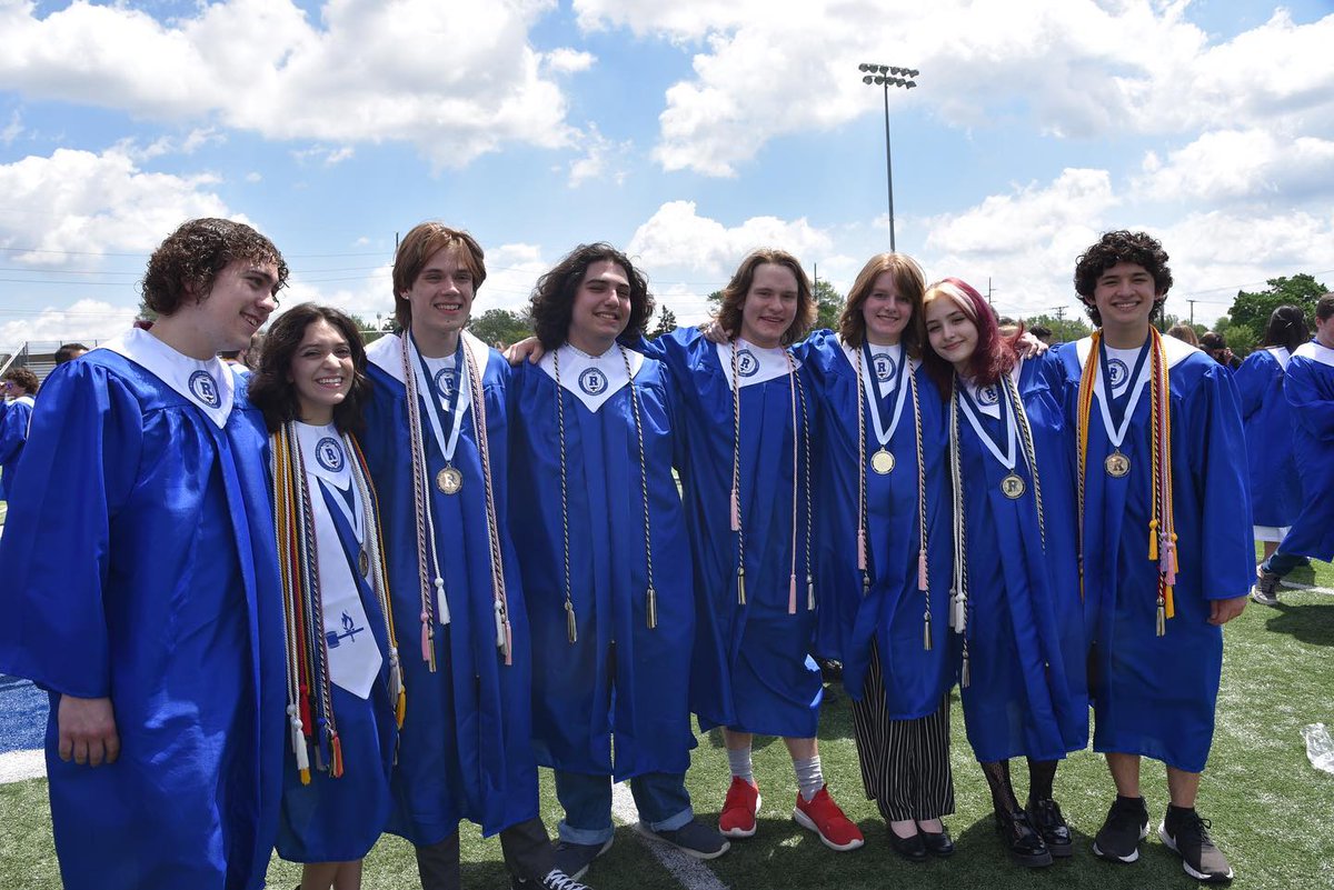 rochcommschools's tweet photo. After senior sunsets, last classes and final walks through the hallways, we share pride for our Class of 2022. We will miss these outstanding seniors and look forward to celebrating prom, commencement and other wonderful RCS traditions in the days and weeks ahead. #RCSpride https://t.co/GM4NKXLNSP