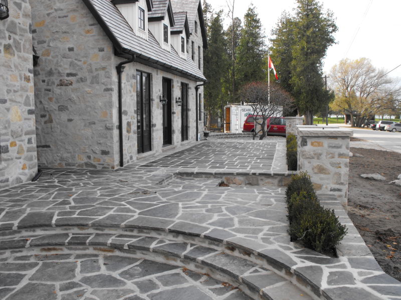 MaxwellStones's tweet photo. Flagstone is a stunning option for creating a natural and inviting patio that you’ll love. Talk to us about how we can help make your house feel like home. #maxwellstone #flagstone #patio #hardscaping https://t.co/TCcB5xwj3O