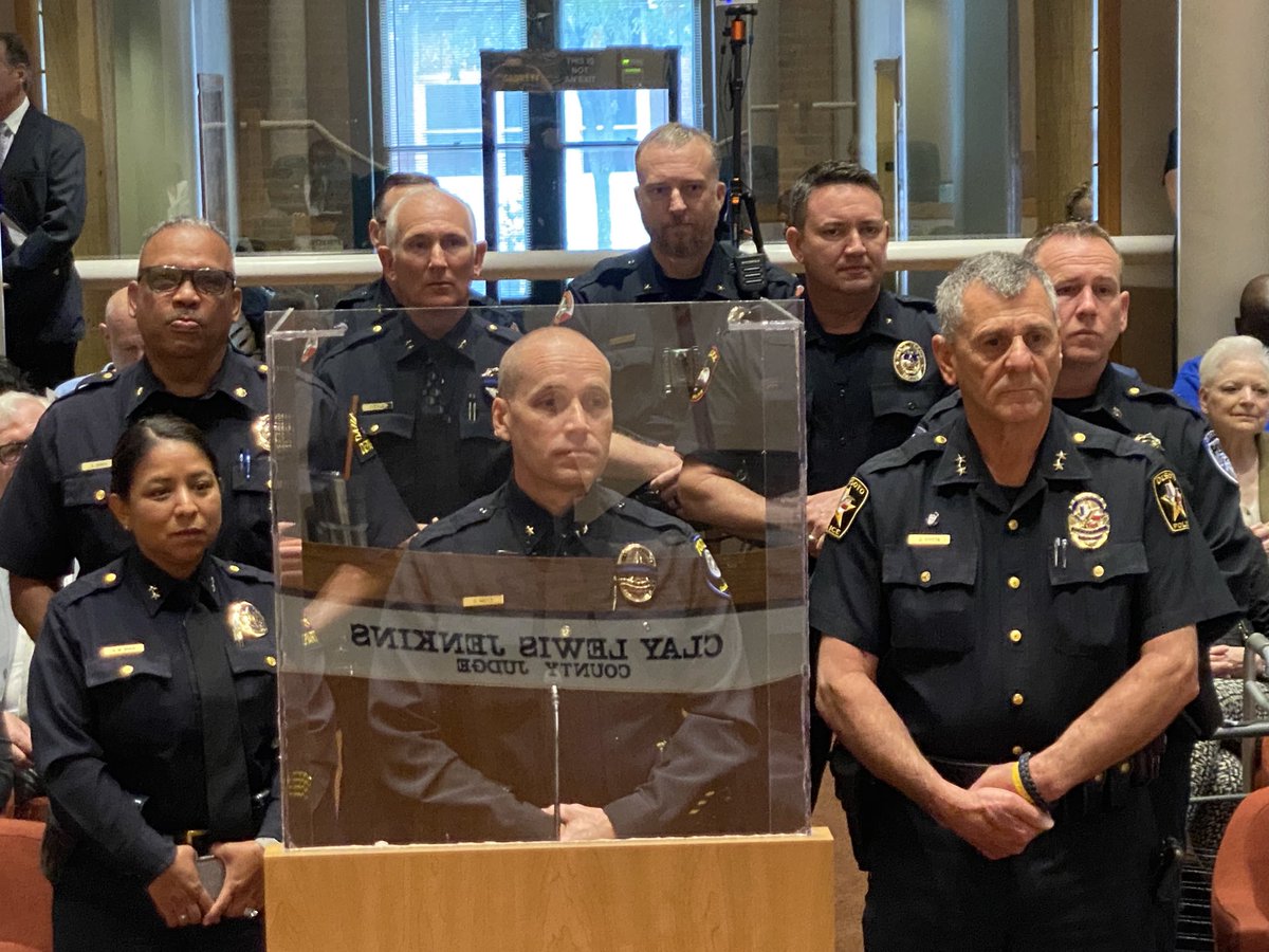 JudgeClayJ's tweet photo. It’s #NationalPoliceWeek. Been a particularly tough couple years for our first responders. Please thank them when you see them. https://t.co/Ago4saeze9