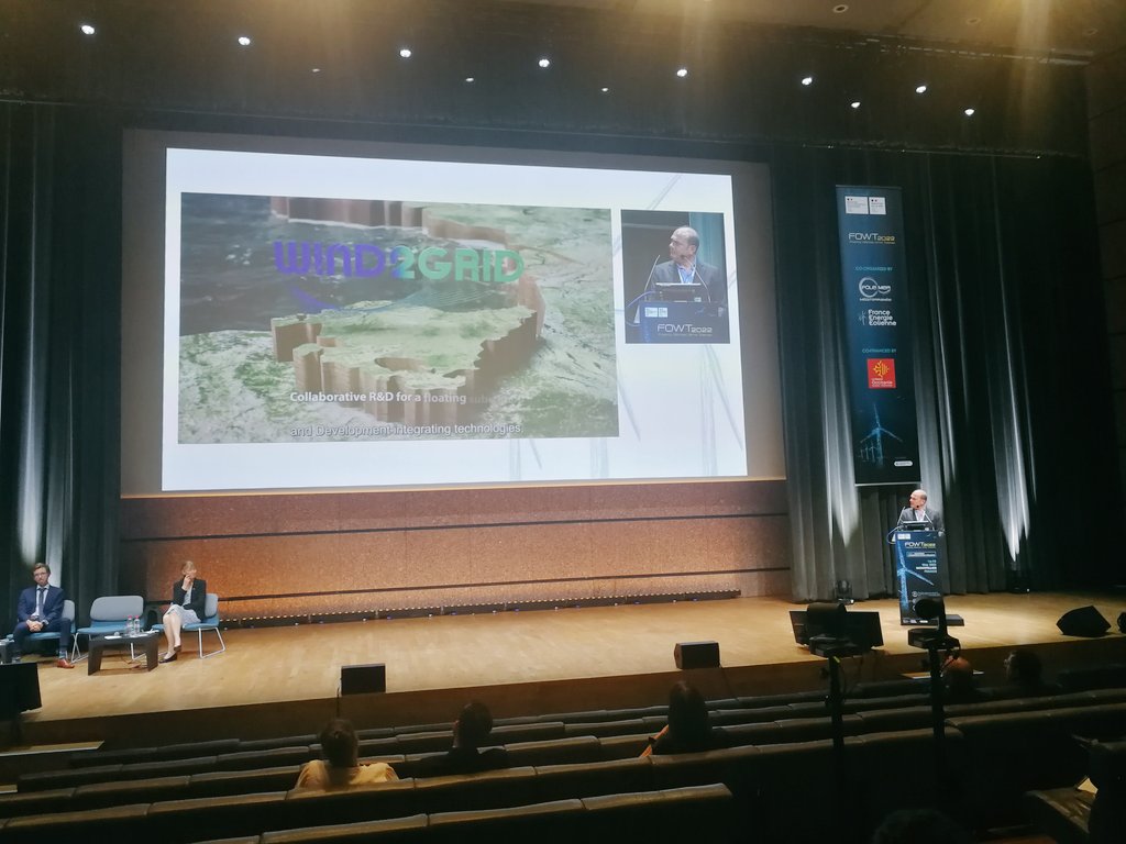 Cluster_Energia's tweet photo. Raúl Rodríguez, CTO of @nautilusfs, presents the main results of #Hazitek #WIND2GRID regarding the design of a pioneer floating 🌊 substation at the leading floating international event #Fowt2022 @IdomGroup @EkoGarapena https://t.co/U8Fav2iRWr https://t.co/DeQUBSNTRF