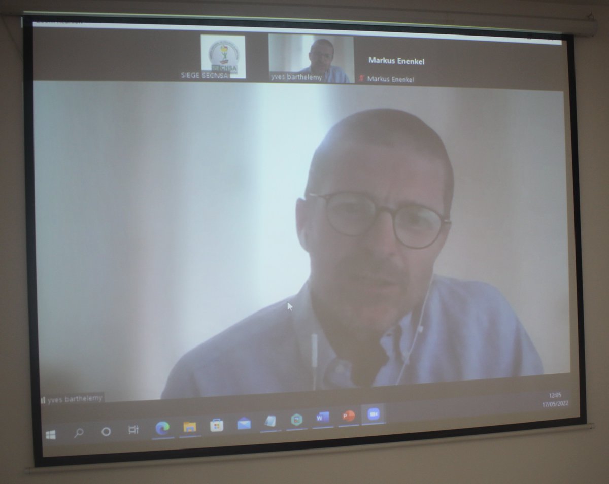 FAOWestAfrica's tweet photo. Yves Barthélemy, spécialiste de l'information #geospatiale et de la #resilience à la @Banquemondiale intervient en visioconférence pour présenter l'approche Next Generation #Drought Index (NGDI) aux experts de l'#alerte précoce du #Senegal 🇸🇳
#urgence #kebetu @FAOSenegal https://t.co/QiNRkdNBIh