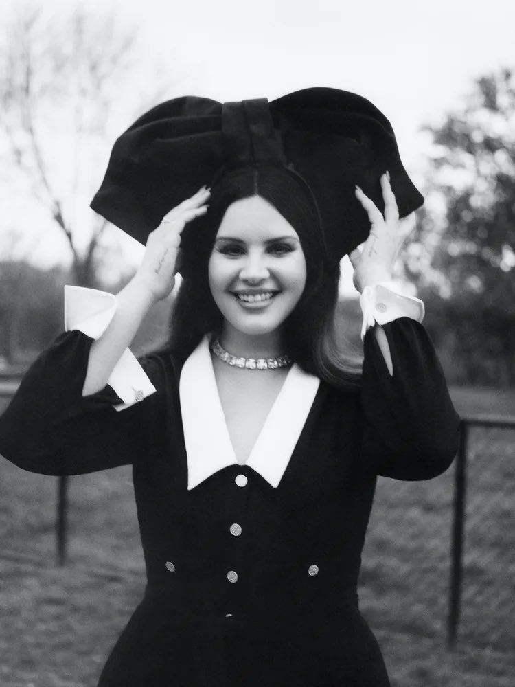 LDReyInfo's tweet photo. Lana Del Rey photographed for W magazine 🤍 https://t.co/0whaTgxqMv