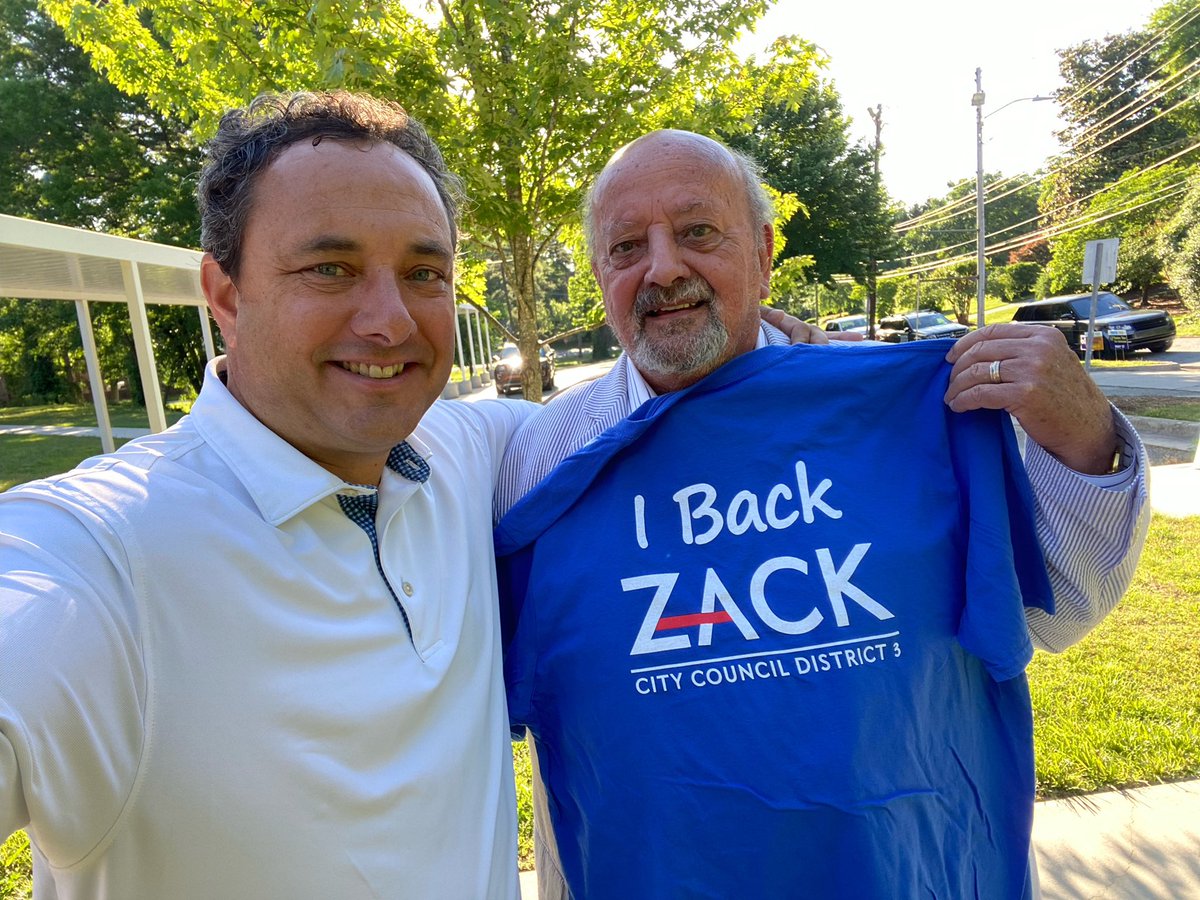 mathenyforgso's tweet photo. I love my dad! Y’all say 👋 when you see him at Irving Park Elementary today! 

GET OUT AND VOTE! 

#mathenyforcouncil #experiencematters #yourvotematters https://t.co/iWoZw7vzTl