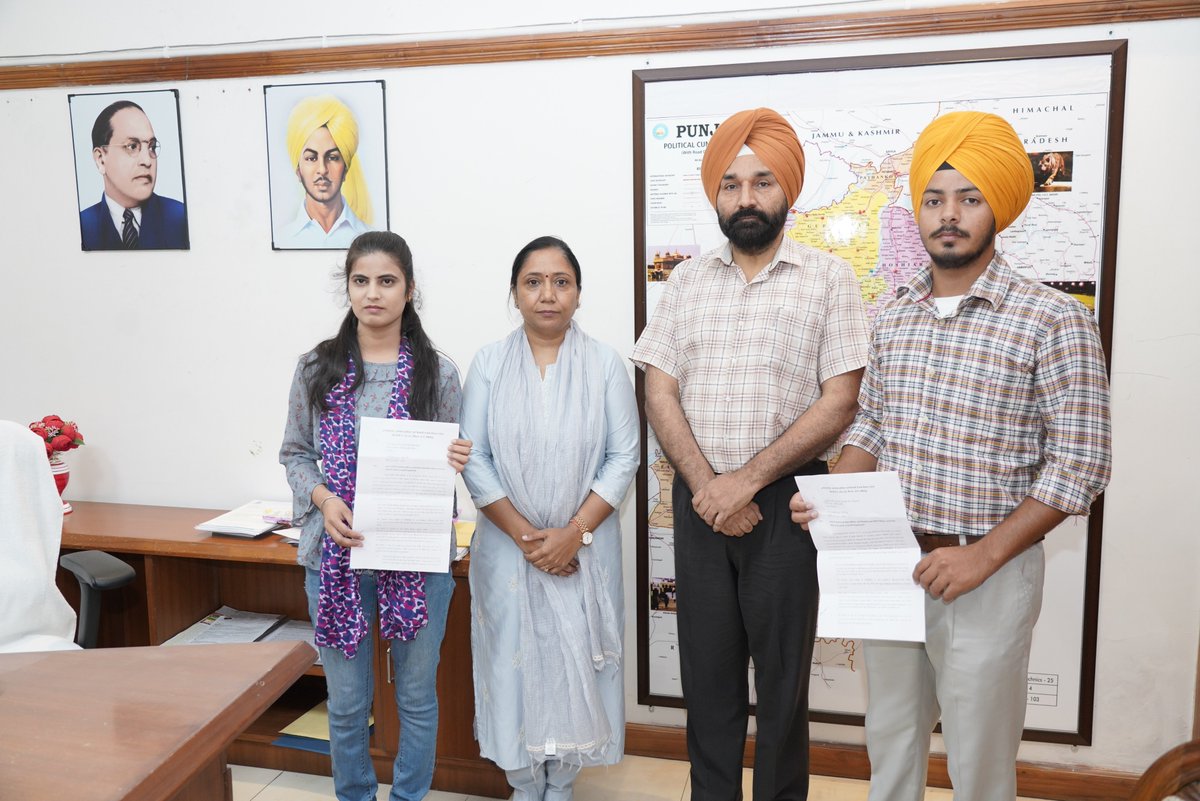 yespunjab's tweet photo. Punjab Minister Dr Baljit Kaur hands over job letters to appointees on compassionate ground https://t.co/ZilZsXvUzK
#DrBaljitKaur #JobLetters #CompassionateGround #PunjabMinister #PunjabGovt #Punjab #YesPunjab https://t.co/RtHXiBgxWV
