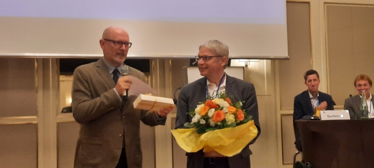 ikw_org's tweet photo. DGK/IKW-Seminar für Sicherheitsbewerter in Frankfurt. Ein großartiger Anlass zur Ehrung von Klaus Rettinger für 30 Jahre Zugehörigkeit zum IKW. Vielen Dank für großes Engagement und Mitgestaltung. #dgkikwsicherheitsbewerter #ikwschönheitspflege https://t.co/NaMpHyo1Ic