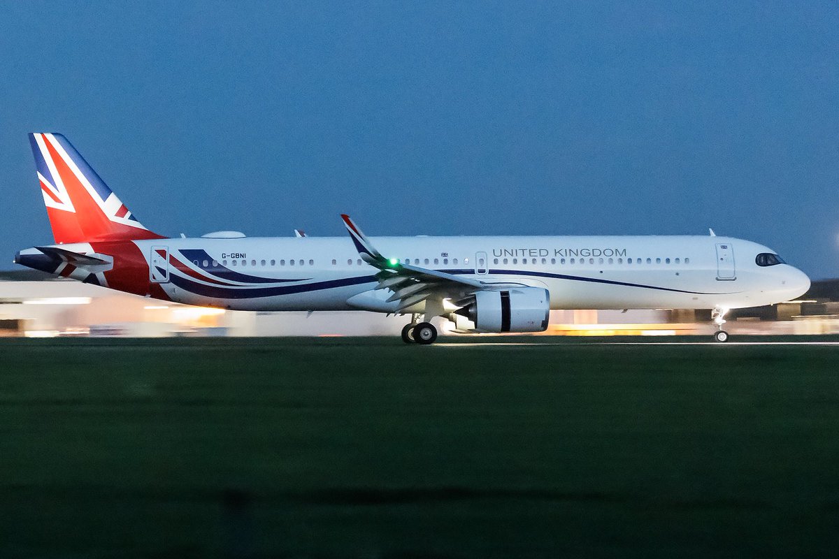 Boris back at Stn late last night <a href="/EssexPoliceSTN/">Essex Police - Stansted Airport</a> <a href="/TitanAirways/">Titan Airways</a>