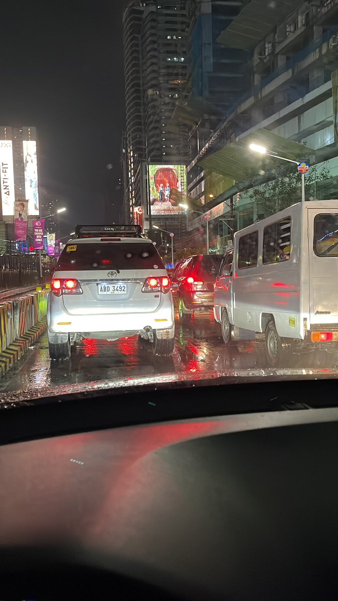longterm86's tweet photo. Traffic is real…. #backtonormal https://t.co/G6OrXbydpw