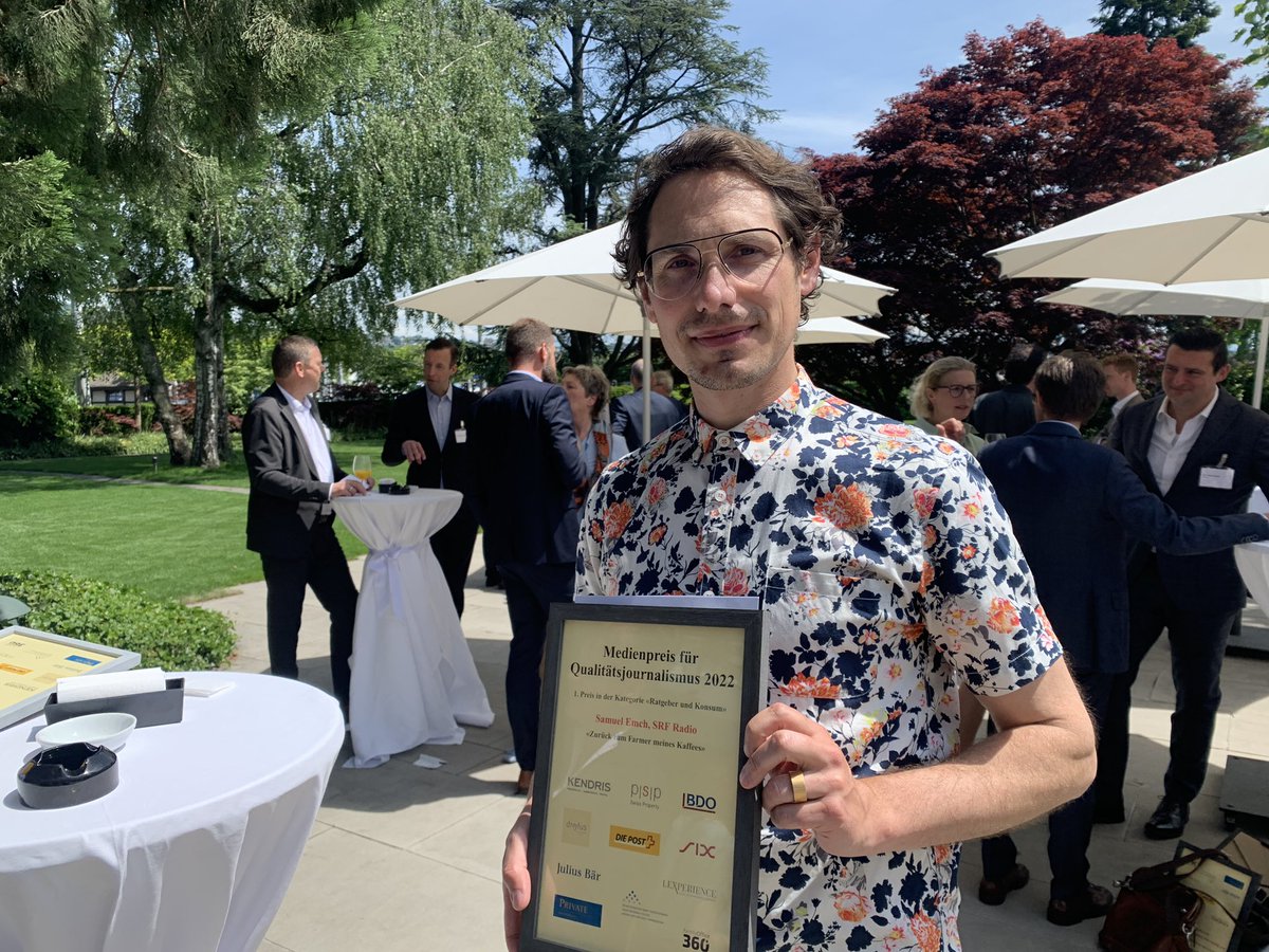 lutheiler's tweet photo. Herzliche Gratulation, @s_emch, zum Medienpreis für Qualitätsjournalismus! Die Jury würdigte die Originalität der Sendung. Müsst halt selber hören, um es zu verstehen 🙃 https://t.co/w63zYPJyDc