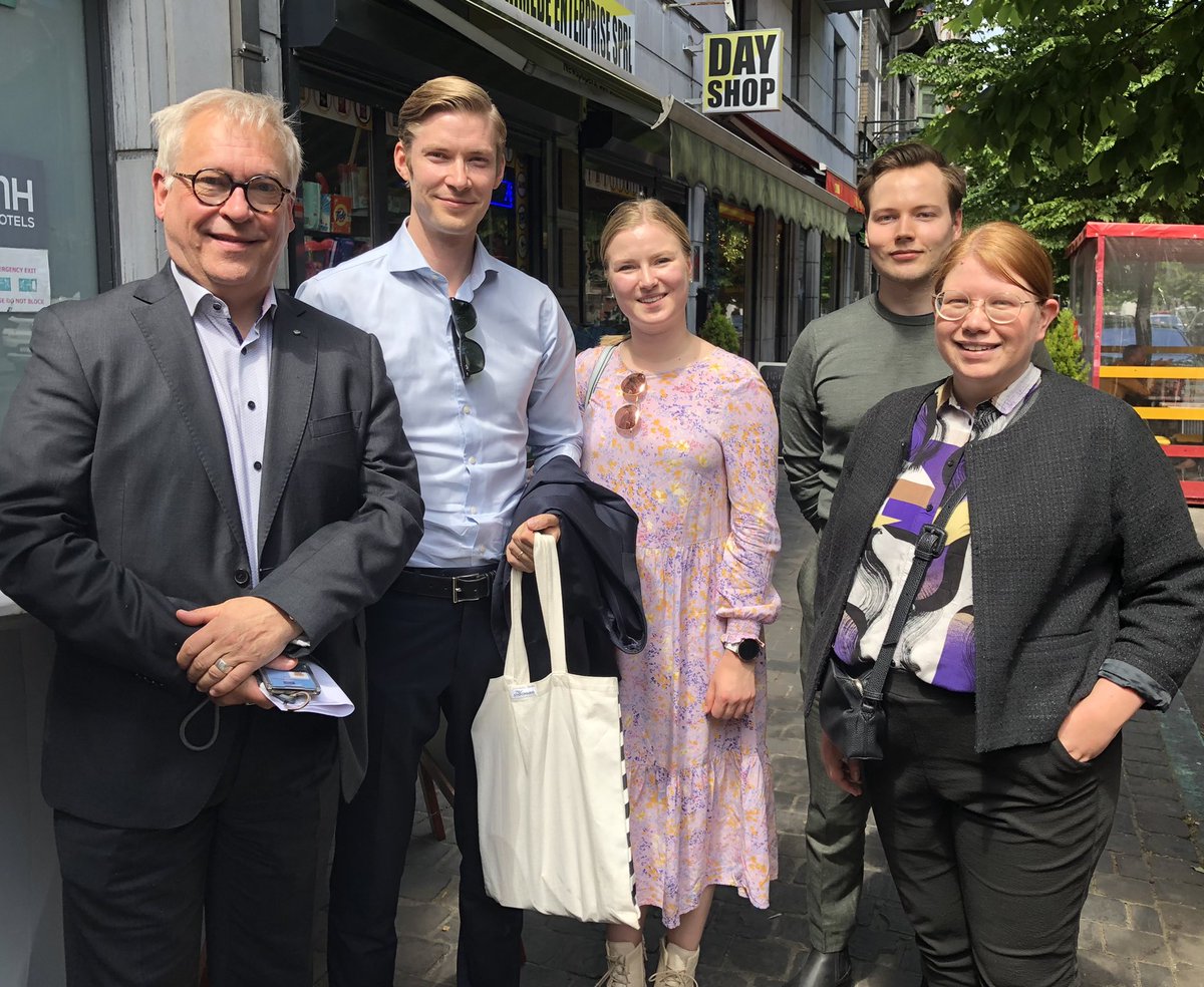 smetrabxl's tweet photo. Thank you for a constructive discussion @TemToni 🇫🇮 @FinlandinEU
The importance of labour and social legislation is particularly relevant for both the mobility sector and SMEs. #minimumwage #PlatformWork #postingrules #SocialDialogue https://t.co/FNbc4bm2JS