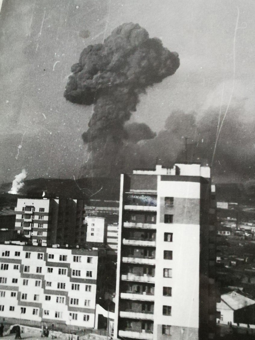 1984 год что произошло. Взрыв в Североморске в 1984. 17 Мая 1984 года в городе Североморск. Взрыв на Окольной Североморск. Окольная Североморск 1984.
