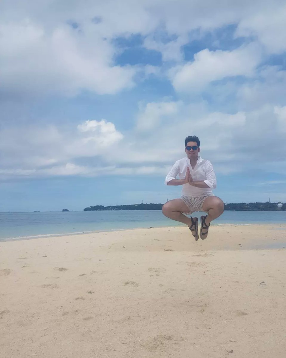 averagejohn314's tweet photo. I just wanna be happy 🏖 #engrjctravelstobora https://t.co/8DKUHgLOeC