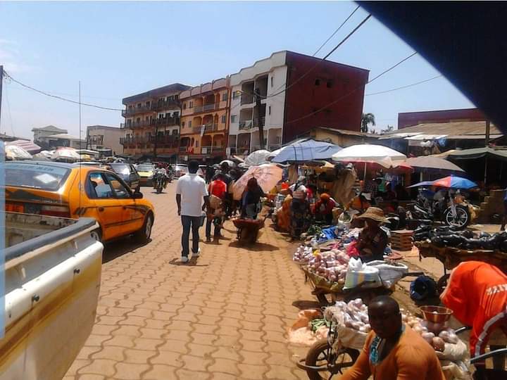 SecCommfra's tweet photo. S cameroons Ambazonians are carrying out their normal activities in anticipation of the 2 day lockdown called by their Interim president Dr Sako on19th and 20th May  to thwart illegal celebrations in our territory @POTUS @EmilyThornberry @TiborPNagyJr @BorisJohnson @CNN @BBC https://t.co/UpzRKCw0hz
