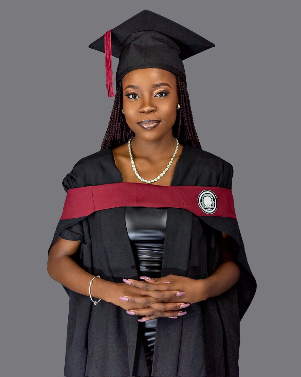 JadeNangula's tweet photo. Hon. Jade MN Nangula🎓

#DegreedInformationPractitioner
#UniversityofNamibia
#Classof2022 https://t.co/8wlXezDeJF