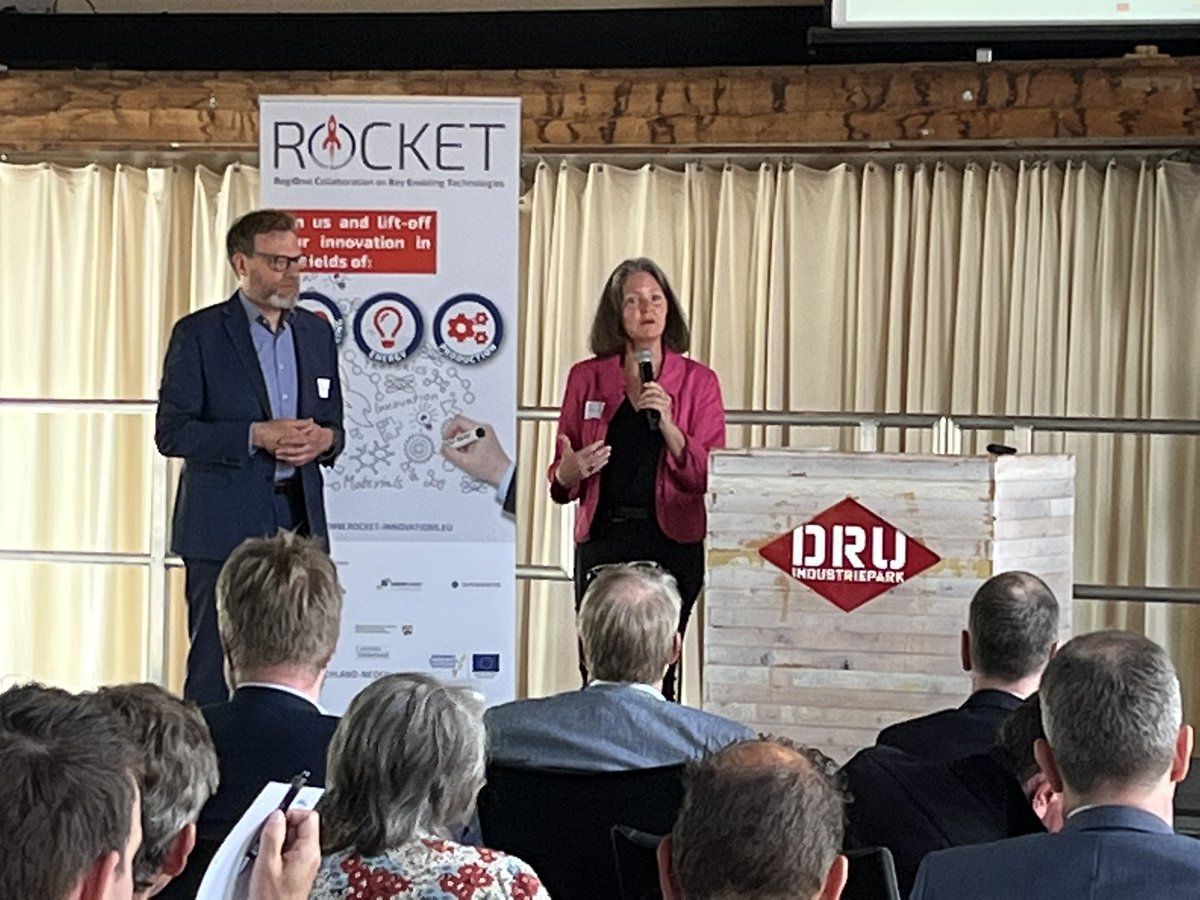 NMWP_Management's tweet photo. The importance of cross-border cooperation for the innovative strength of the Netherlands and NRW is demonstrated at the @InterregD_NL ROCKET Reloaded event in Ulft. 👍💪@Oostnlnl @Cluster_NMWP @NMWP_Management @hollandsemicon  @fh_muenster @MinisterieEZK @WirtschaftNRW https://t.co/4QjeYBaGII