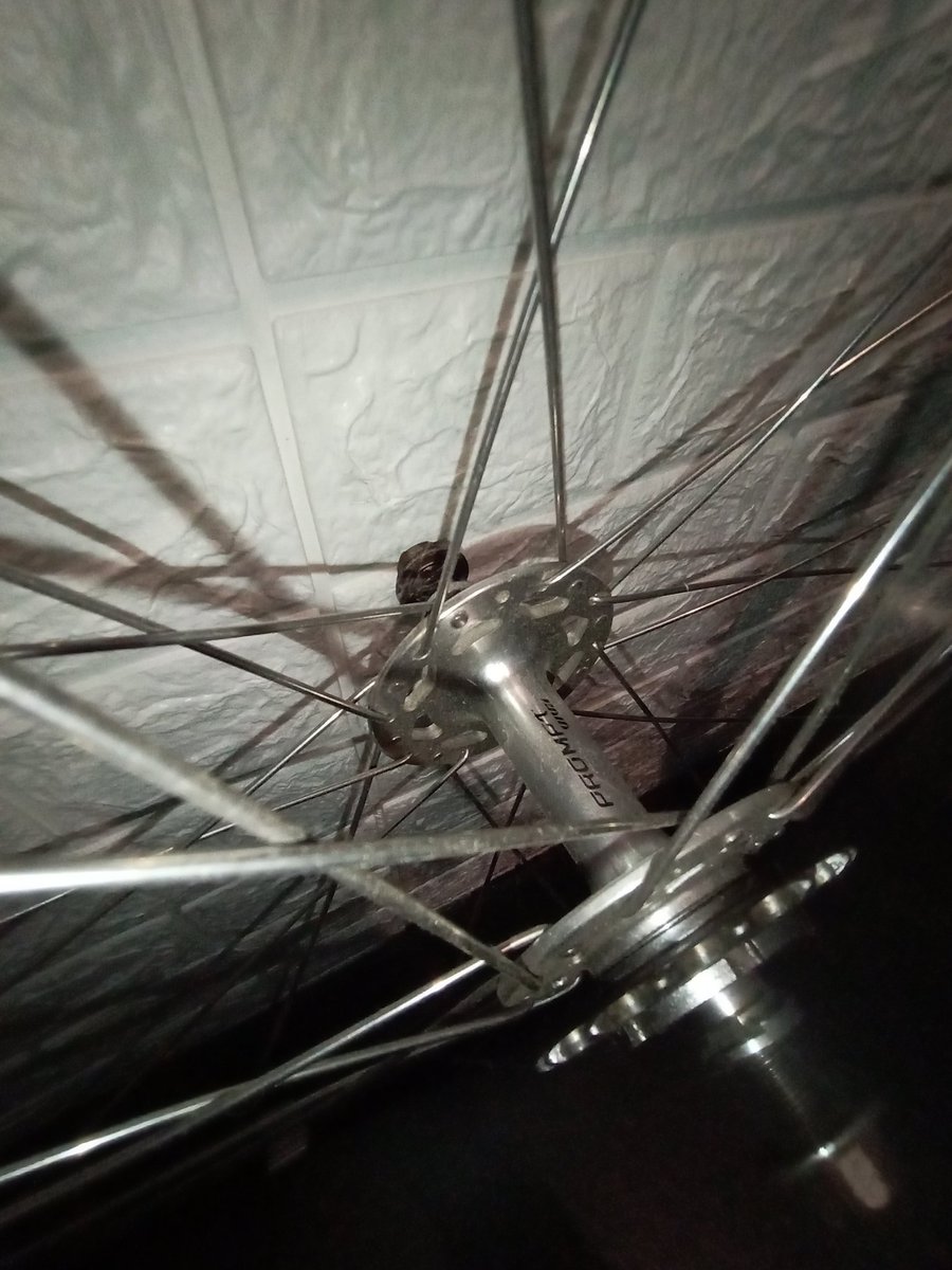 kwebasah's tweet photo. Wts ws rims araya ds700, front hub novatech L, rear hub prompt, spoke stainless, cog 16t good condition. 475 nego. Loc sby. #fnfjb https://t.co/eW78p3dCuN