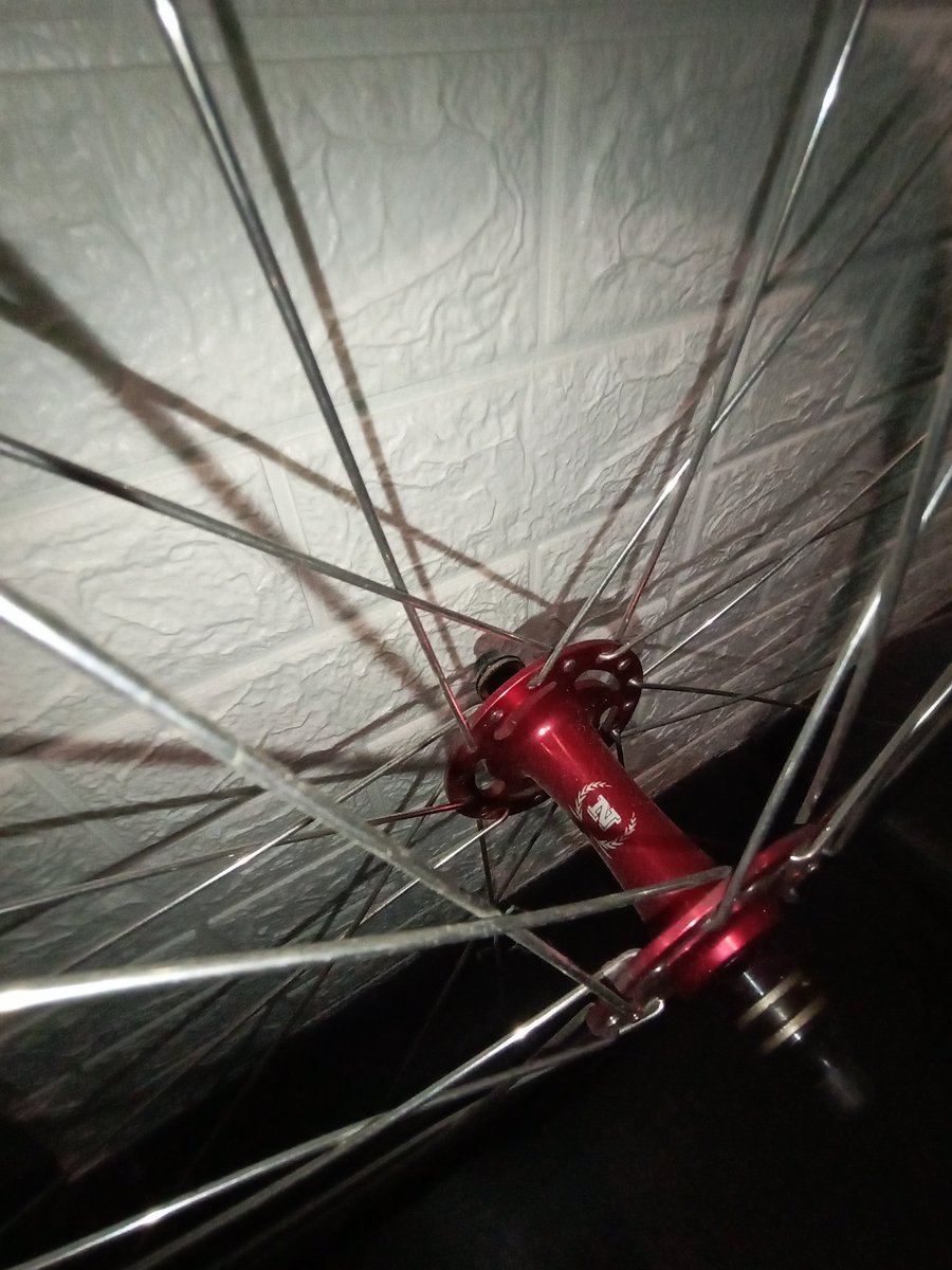kwebasah's tweet photo. Wts ws rims araya ds700, front hub novatech L, rear hub prompt, spoke stainless, cog 16t good condition. 475 nego. Loc sby. #fnfjb https://t.co/eW78p3dCuN