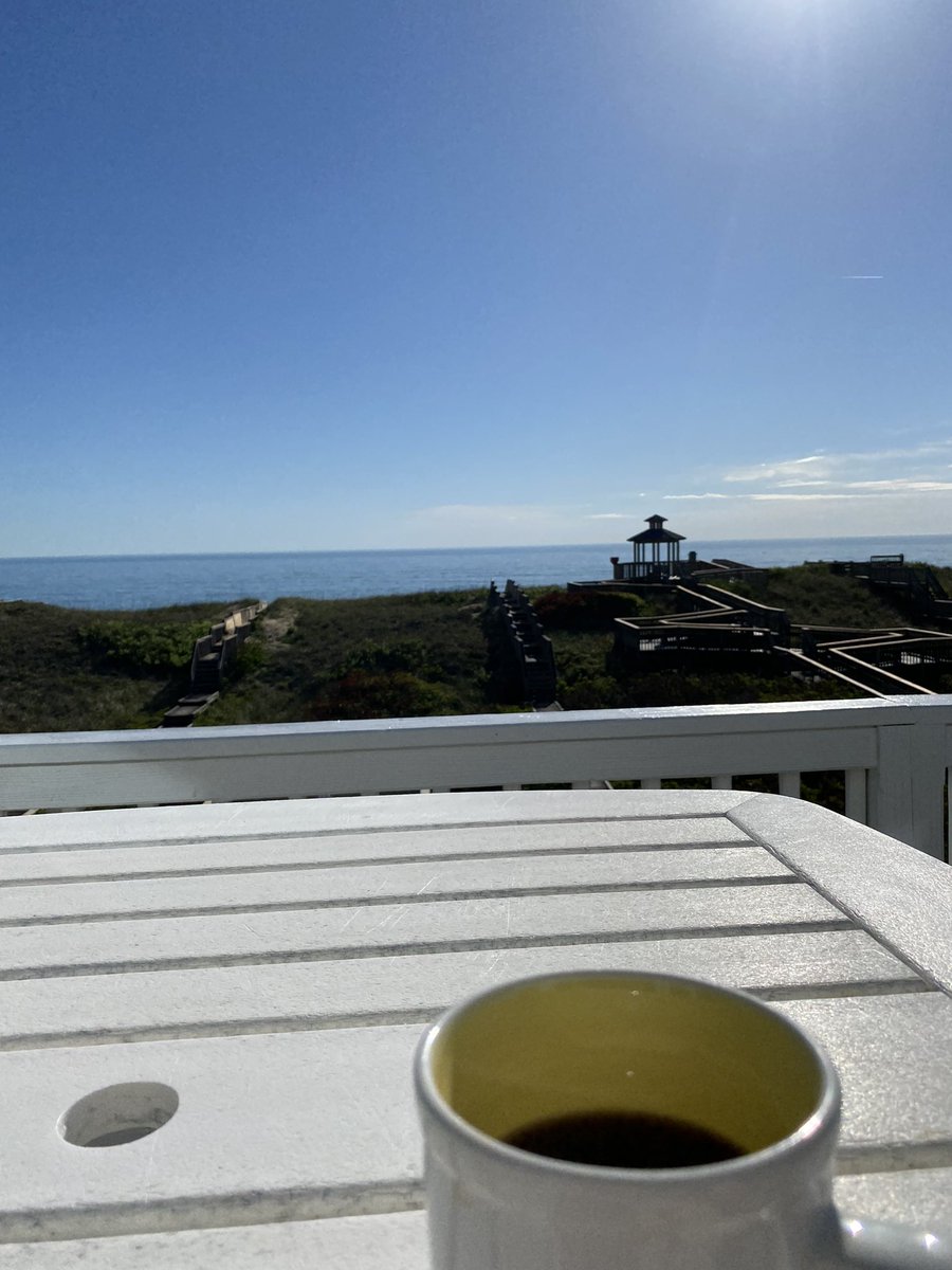 DianeStoley's tweet photo. Morning coffee for the week with the people I love the most. ❤️ https://t.co/MzN56Wg9a2