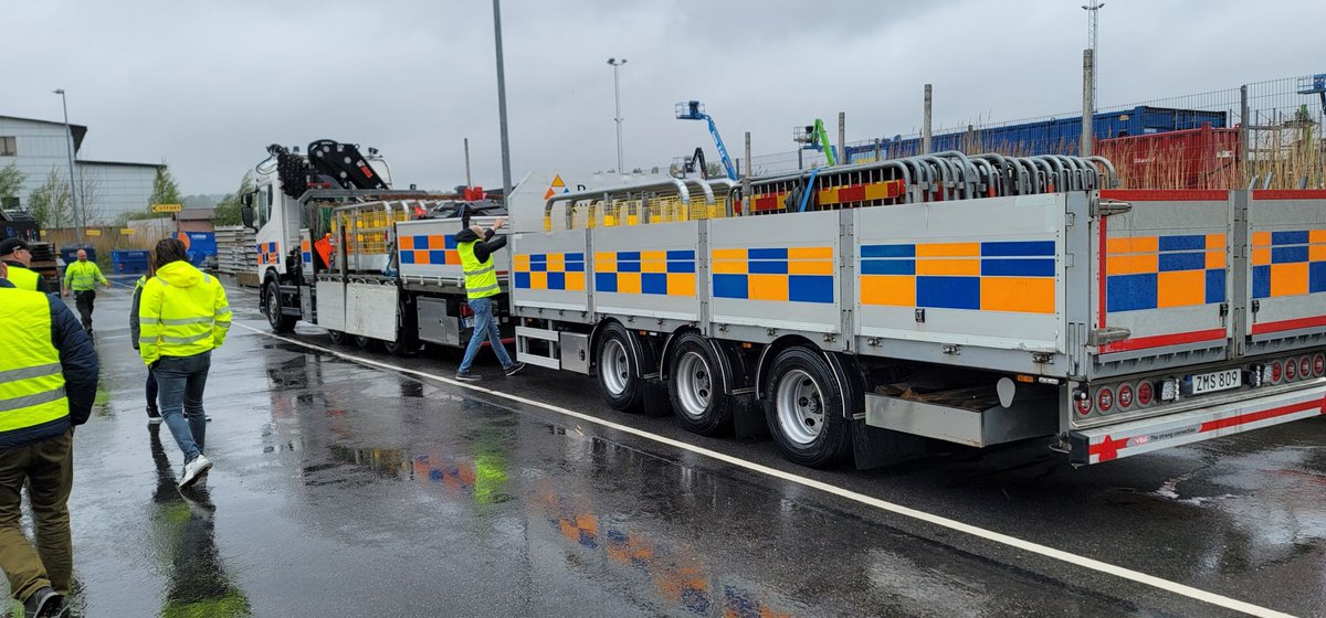 stinsontraffic's tweet image. Shots taken from a Work Zone Safety Group (WZSG) executives team meet in Sweden this past week. Members visited a few depots and were given a tour of the facilities and equipment.
#WZSG #Ramudden #StinsonOwlLite #DirectTrafficManagement #ChevronTrafficManagement #AVS #Fero