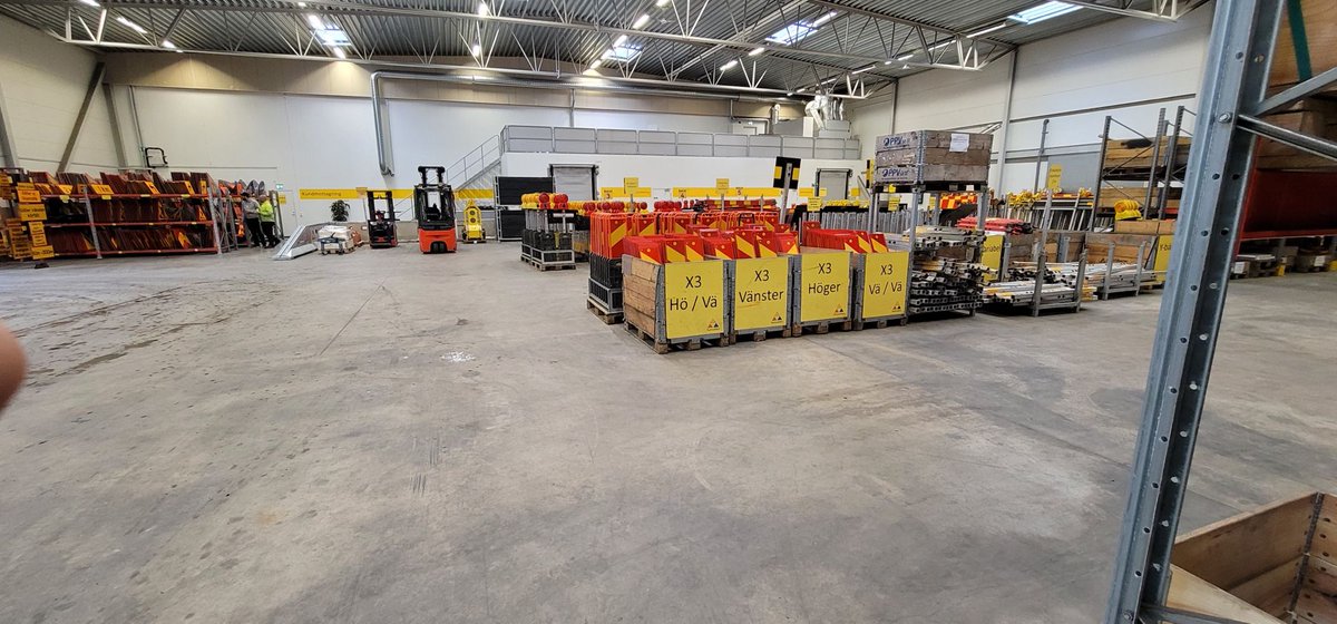 stinsontraffic's tweet image. Shots taken from a Work Zone Safety Group (WZSG) executives team meet in Sweden this past week. Members visited a few depots and were given a tour of the facilities and equipment.
#WZSG #Ramudden #StinsonOwlLite #DirectTrafficManagement #ChevronTrafficManagement #AVS #Fero