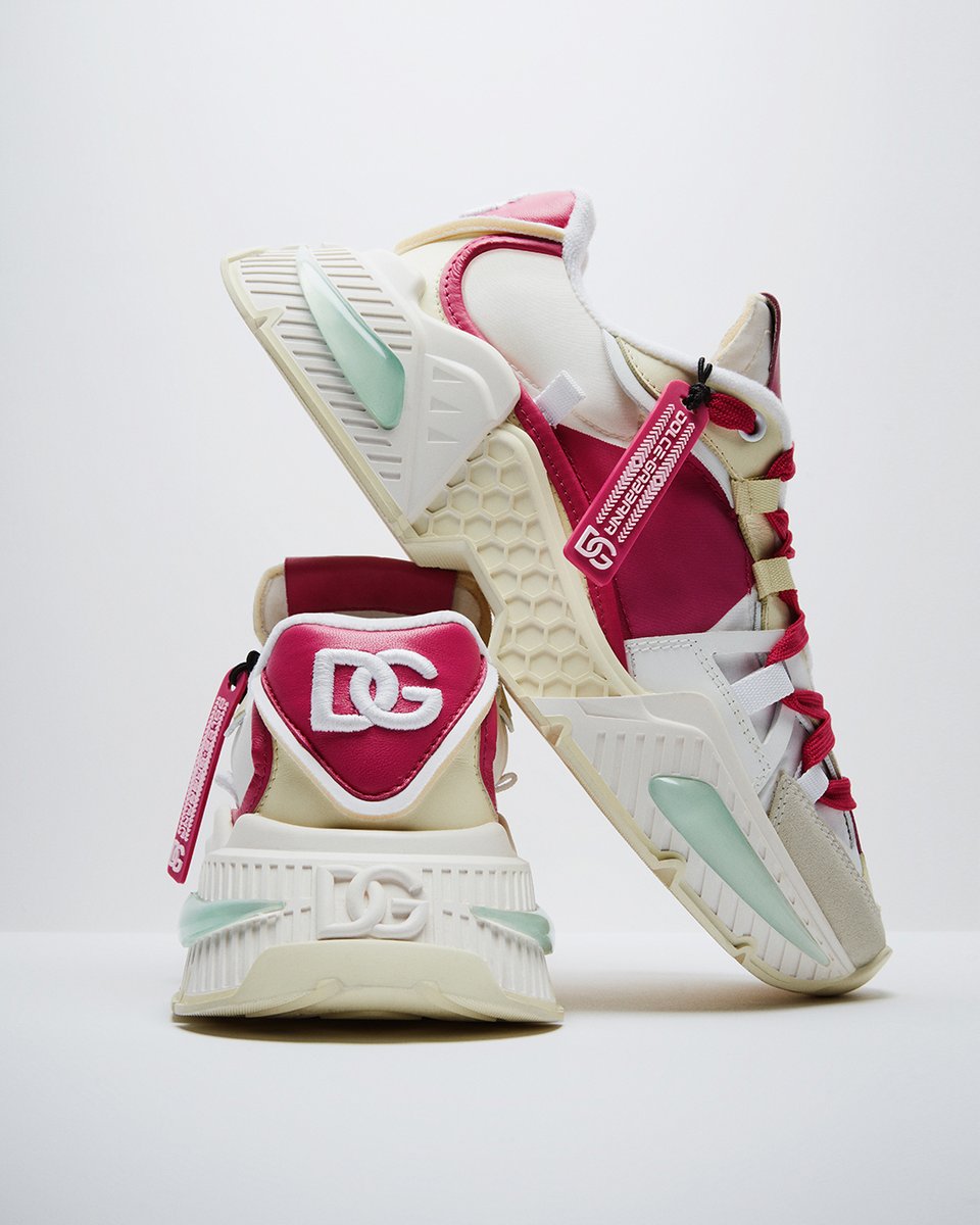 dolcegabbana's tweet photo. Light, aerodynamic, iconic and unmistakable: the #DGAirmaster sneakers. The new essentials that catapult the #DGDNA into the future, combining bold #DolceGabbana style, versatility and an uncompromising commitment to #DGFattoAMano.
Discover #DGSneakers at https://t.co/bWENI1WHwA https://t.co/EUvnJqyvP4