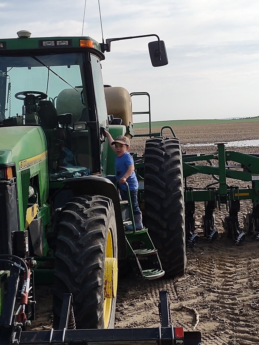 Today is World NF1 awareness day. This little warrior has been through a lot in his first 5 years. He wants to be a doctor when he grows up. Also wants to be a firefighter like his Dad. #NF1warrior #TobyNF1warrior #NFawareness #farmkid #Neurofibromatosis #proudparent